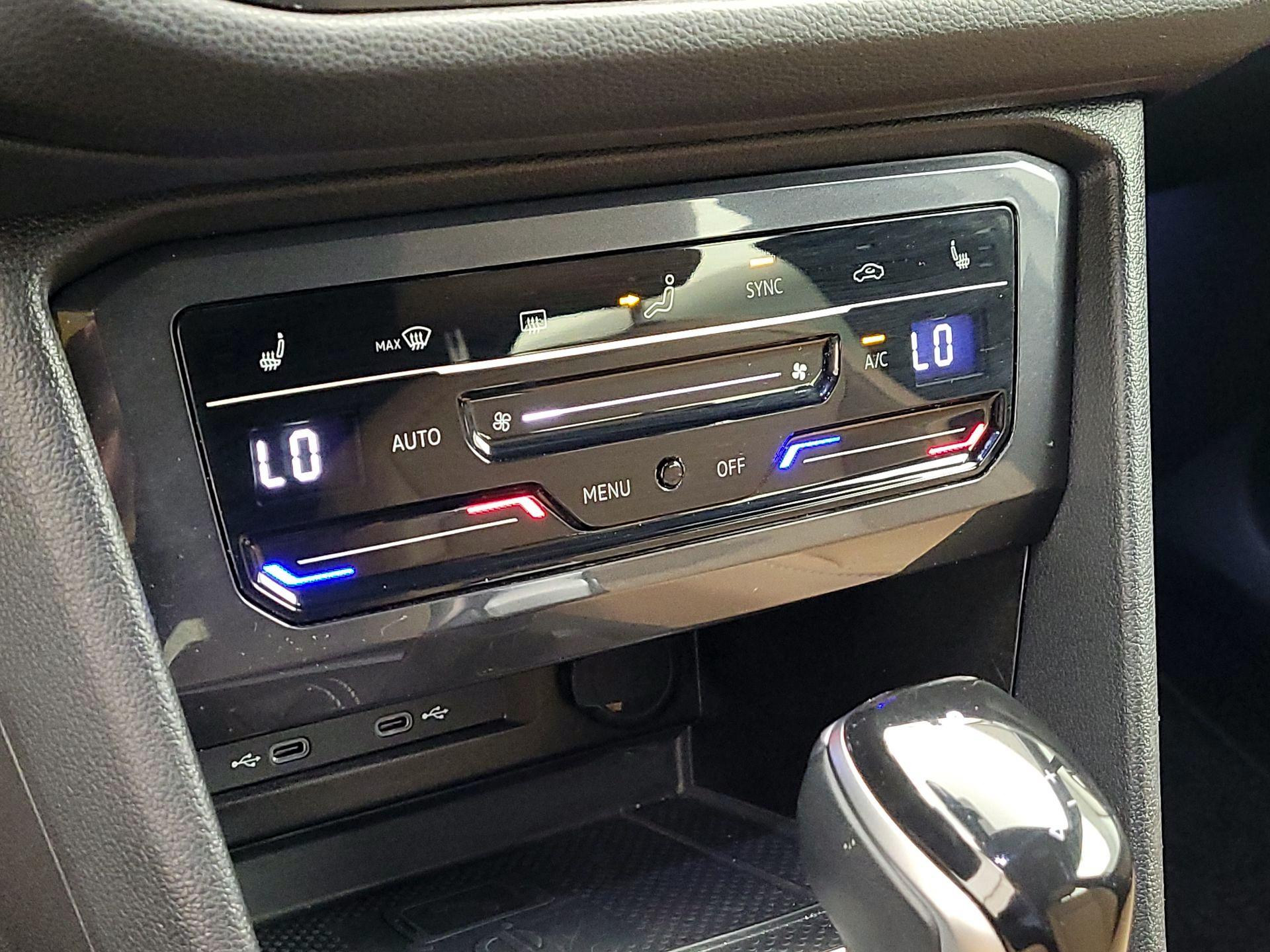 Thumbnail: 2024 Volkswagen Tiguan - 16