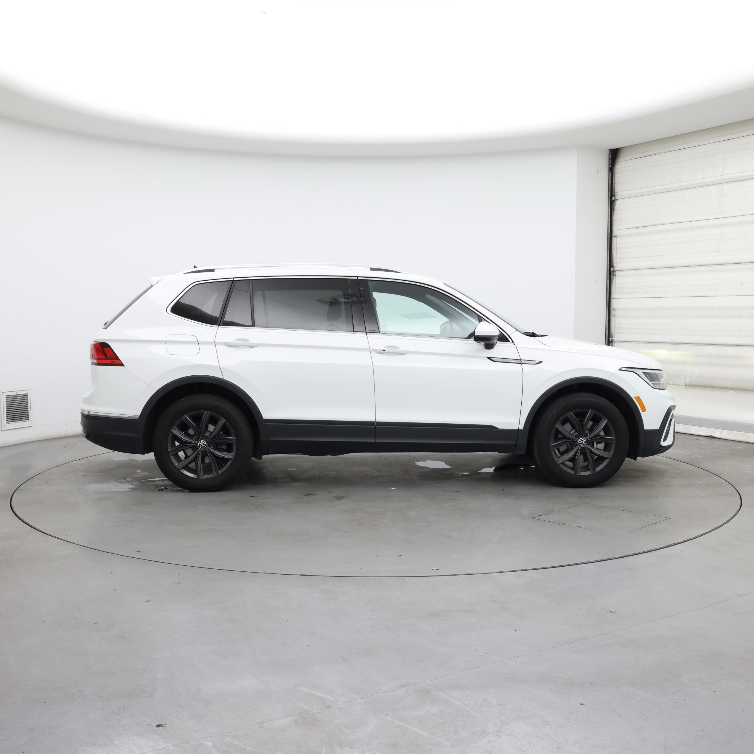 Thumbnail: 2024 Volkswagen Tiguan - 7