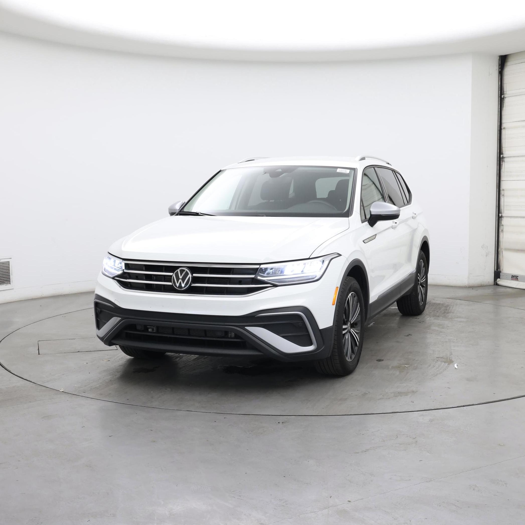 Thumbnail: 2024 Volkswagen Tiguan - 4