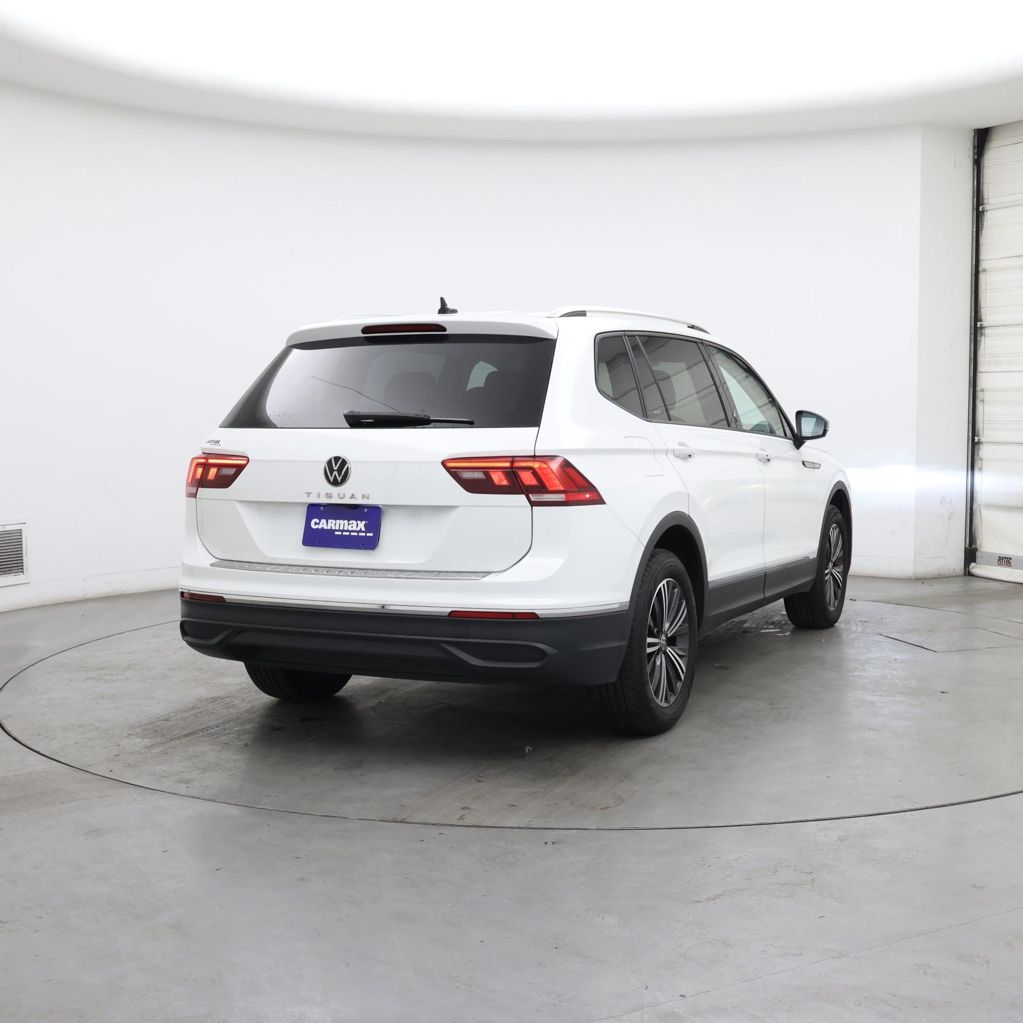 Thumbnail: 2024 Volkswagen Tiguan - 8