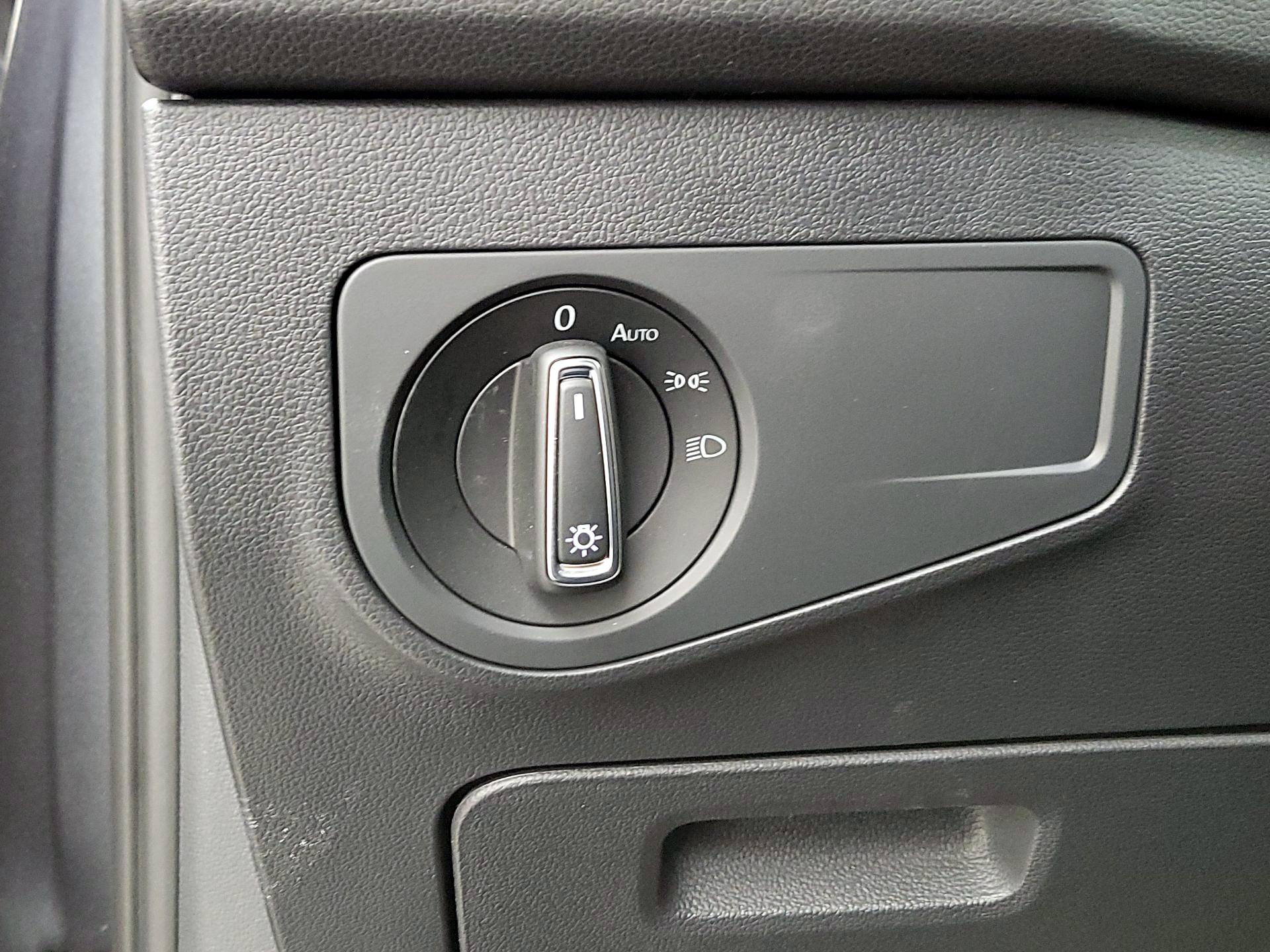 Thumbnail: 2023 Volkswagen Tiguan - 13