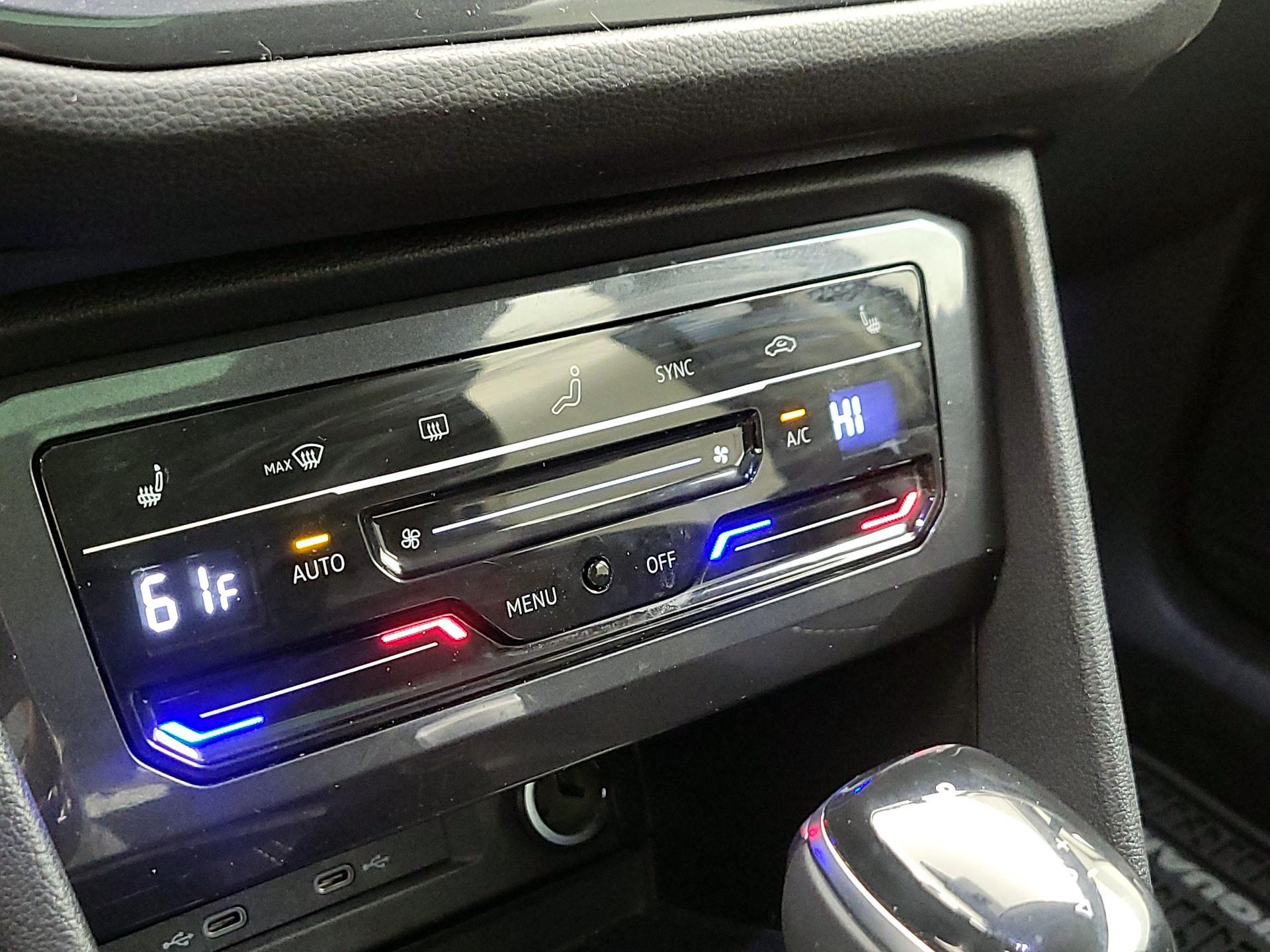 Thumbnail: 2023 Volkswagen Tiguan - 16