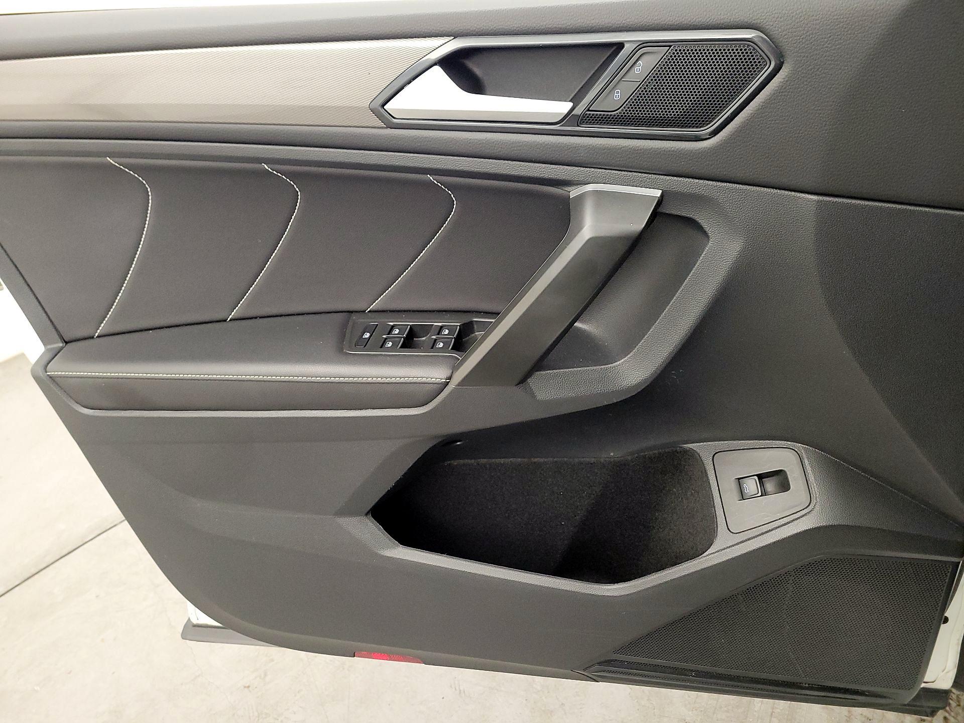 Thumbnail: 2024 Volkswagen Tiguan - 12