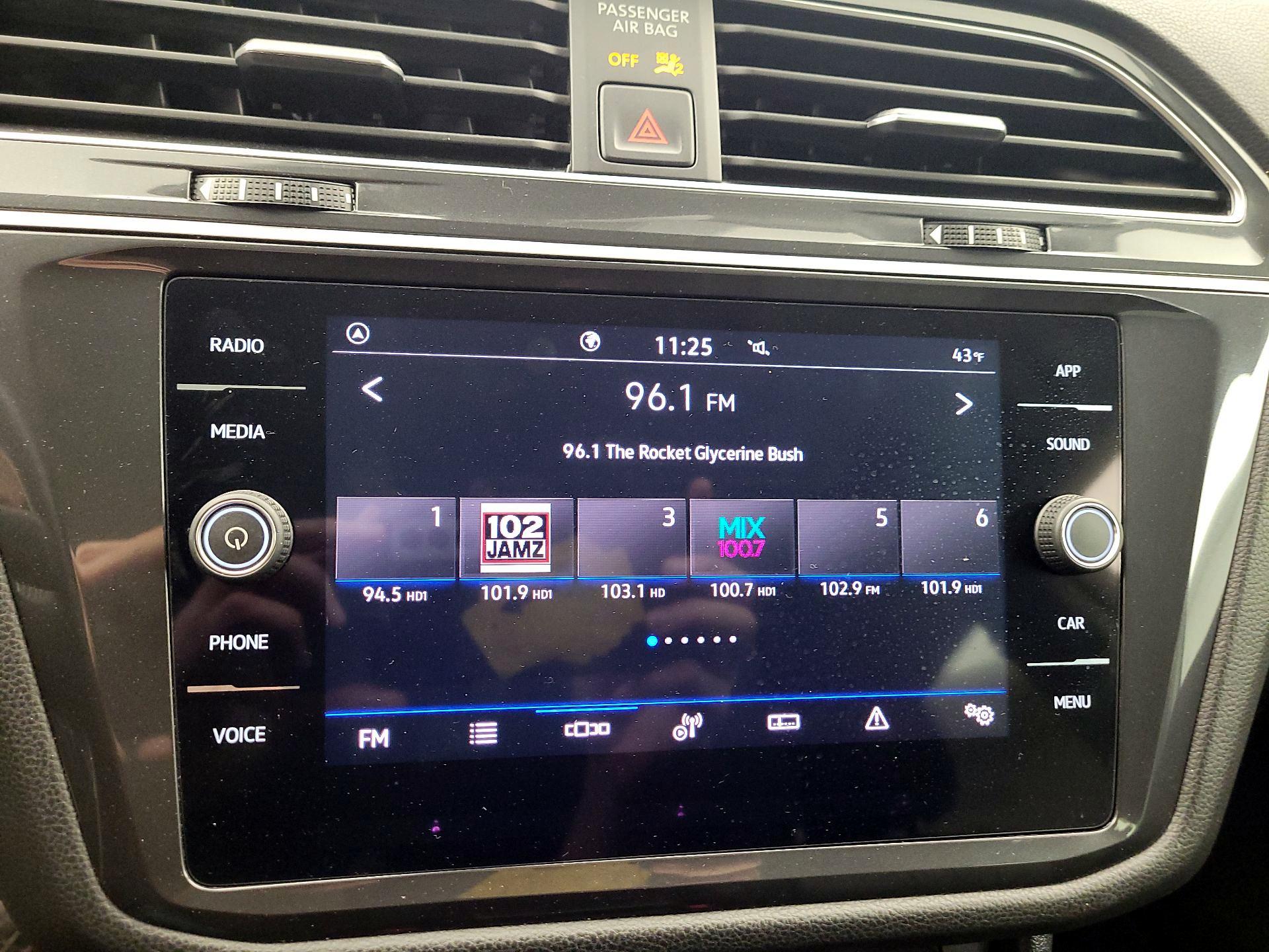 Thumbnail: 2024 Volkswagen Tiguan - 13