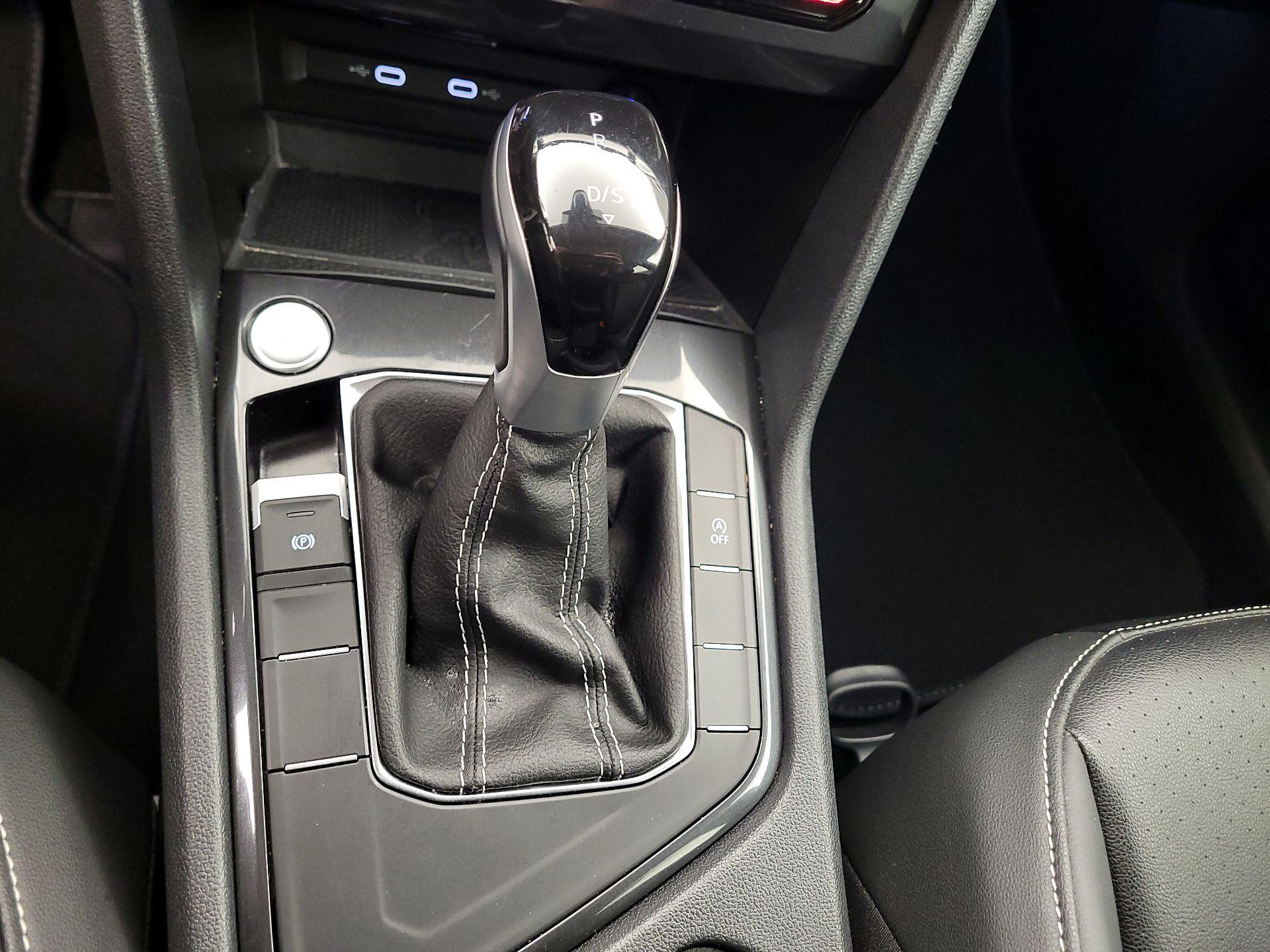 Thumbnail: 2024 Volkswagen Tiguan - 15