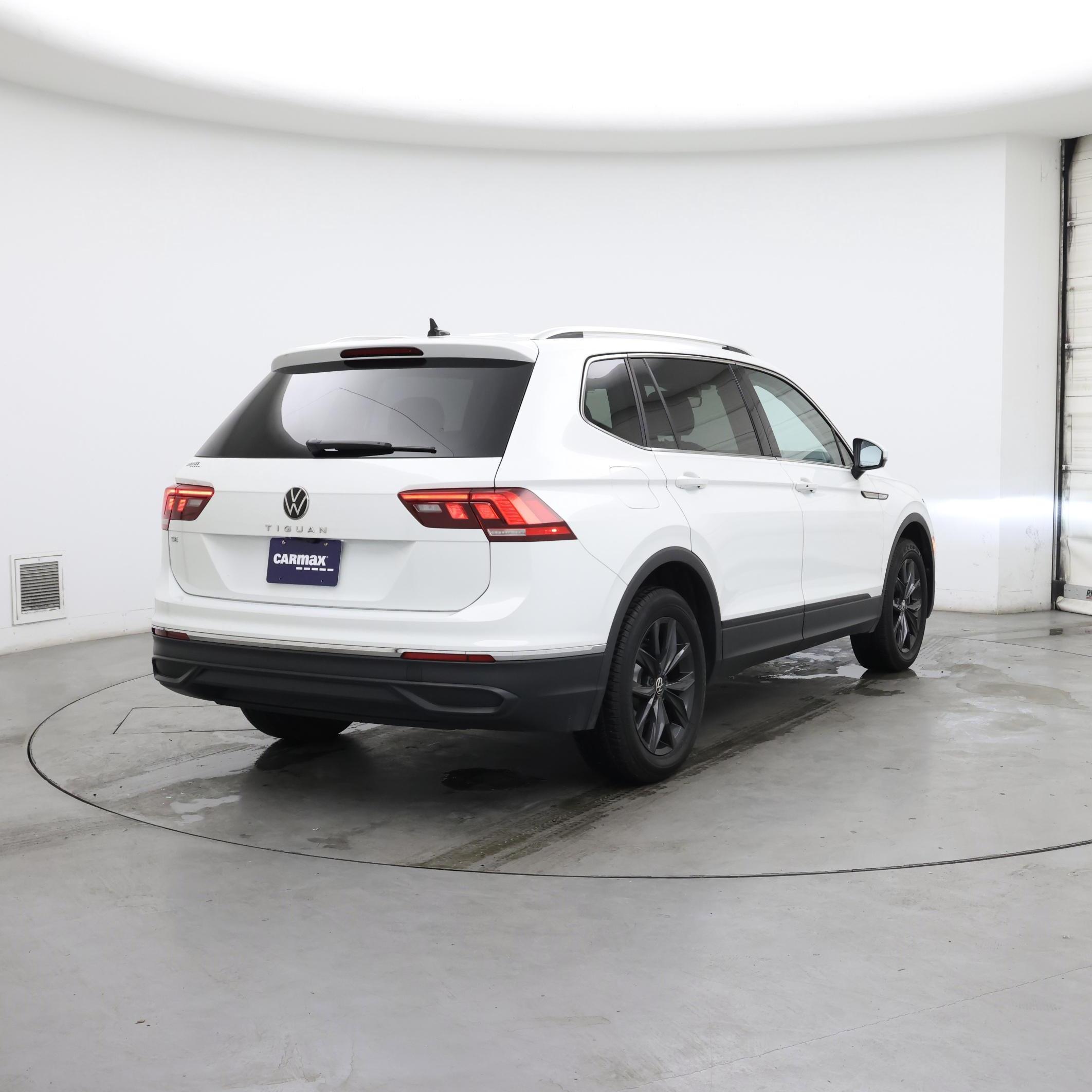 Thumbnail: 2024 Volkswagen Tiguan - 8