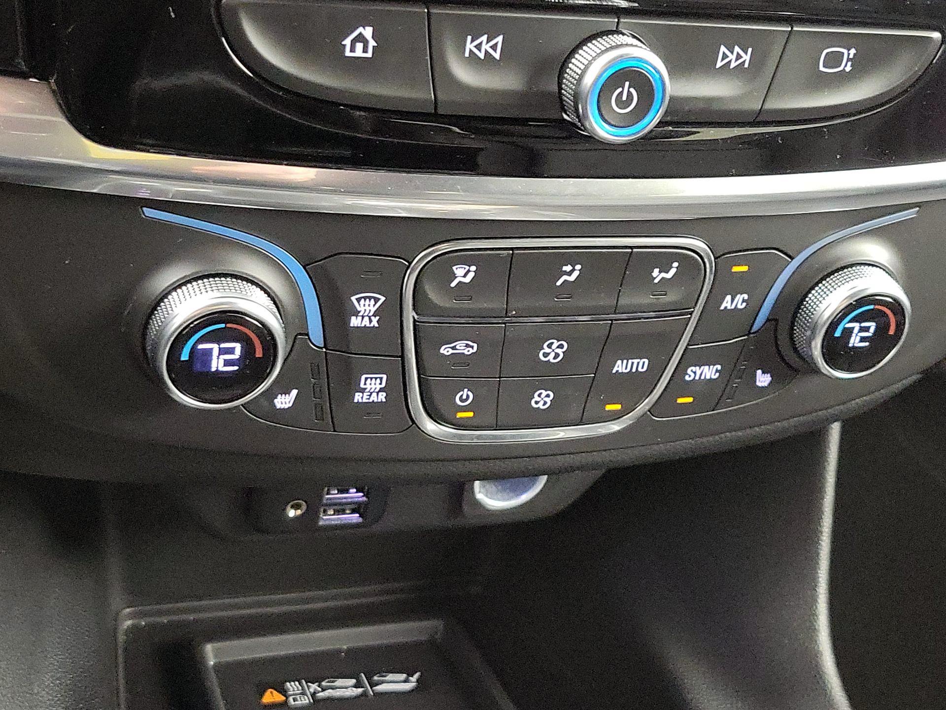 Thumbnail: 2023 Chevrolet Traverse - 17