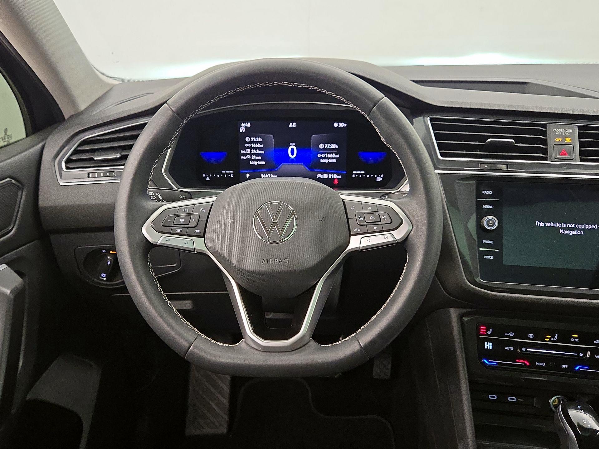 Thumbnail: 2023 Volkswagen Tiguan - 10