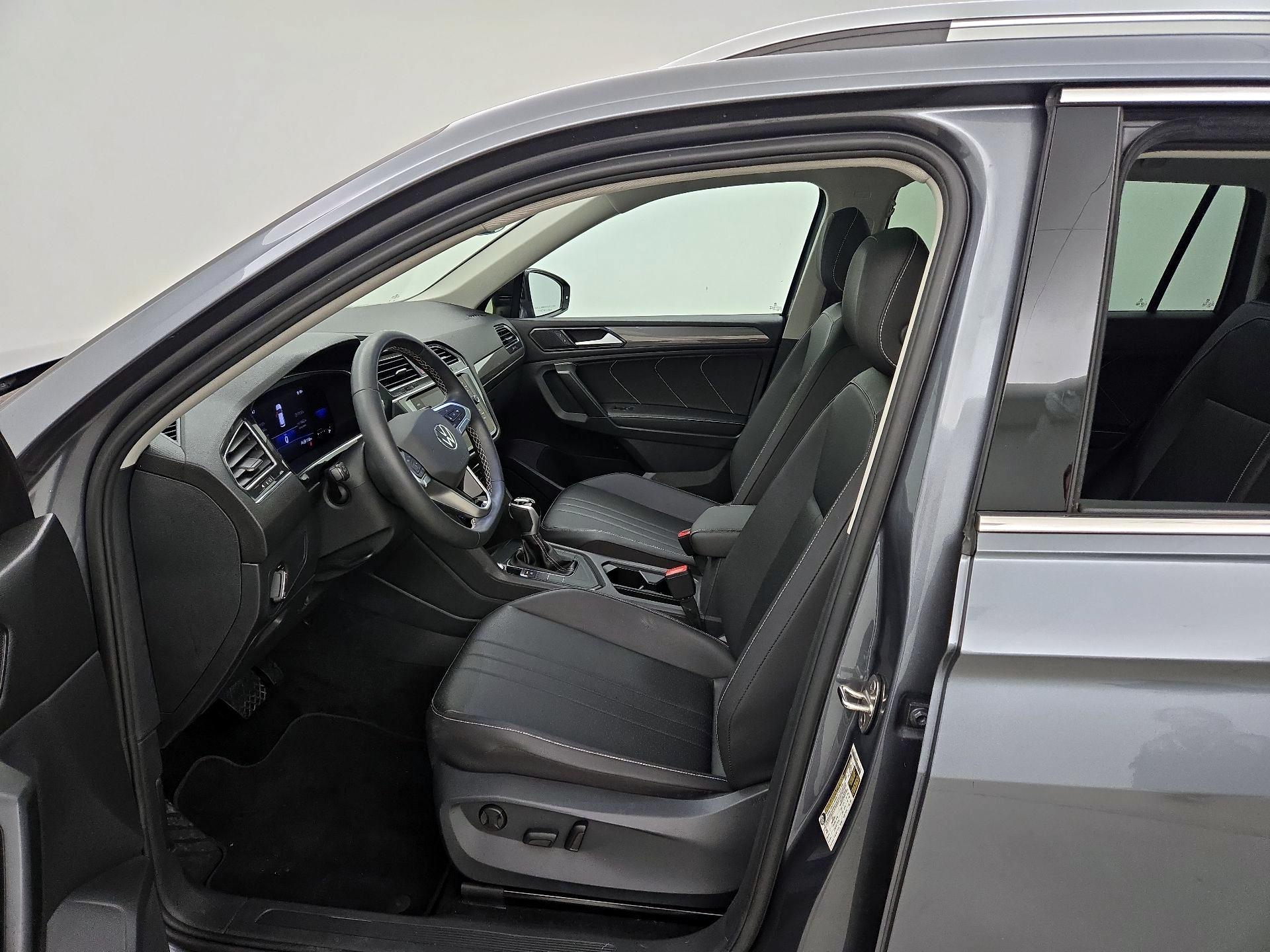 Thumbnail: 2023 Volkswagen Tiguan - 11