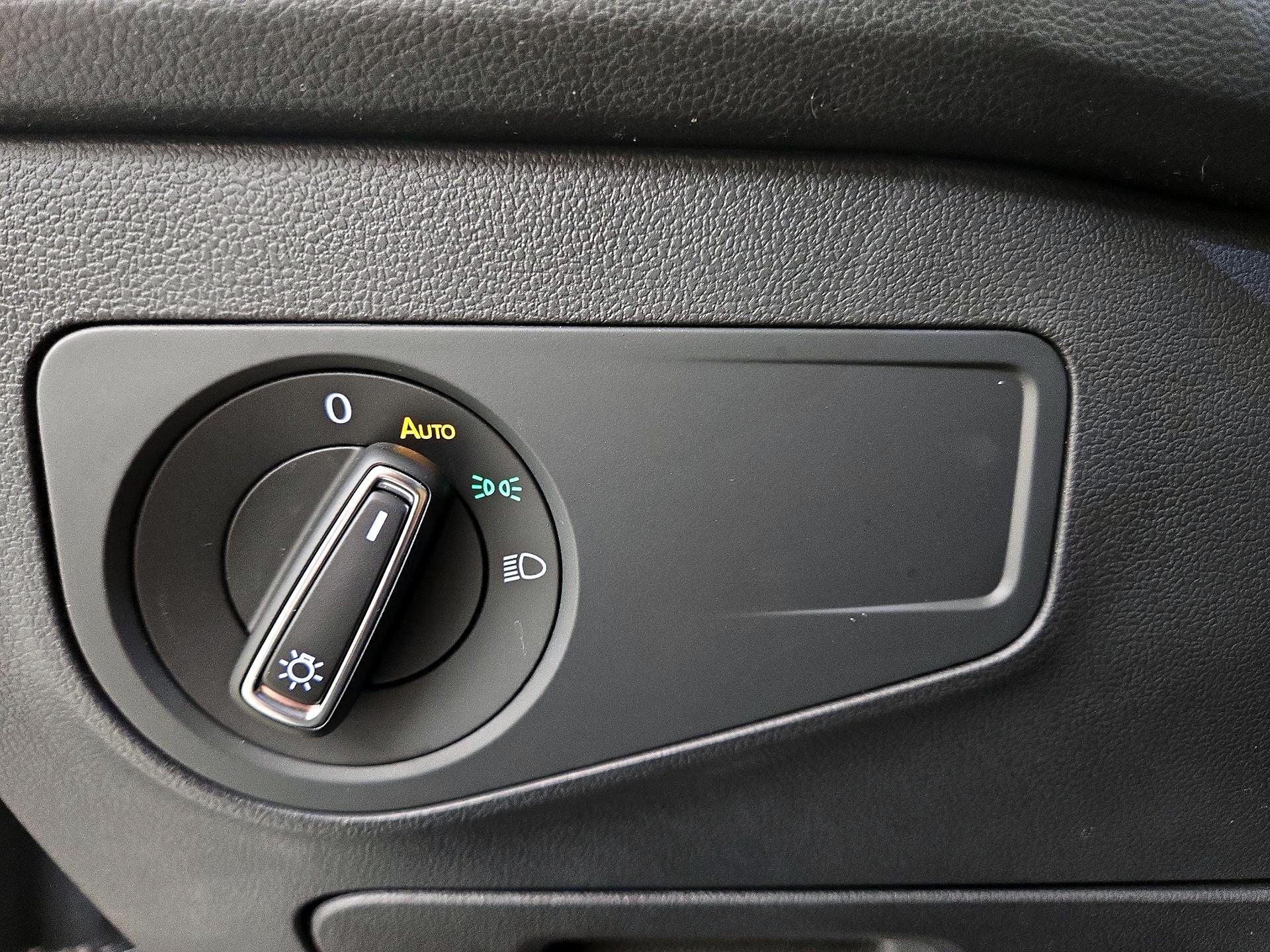 Thumbnail: 2023 Volkswagen Tiguan - 13