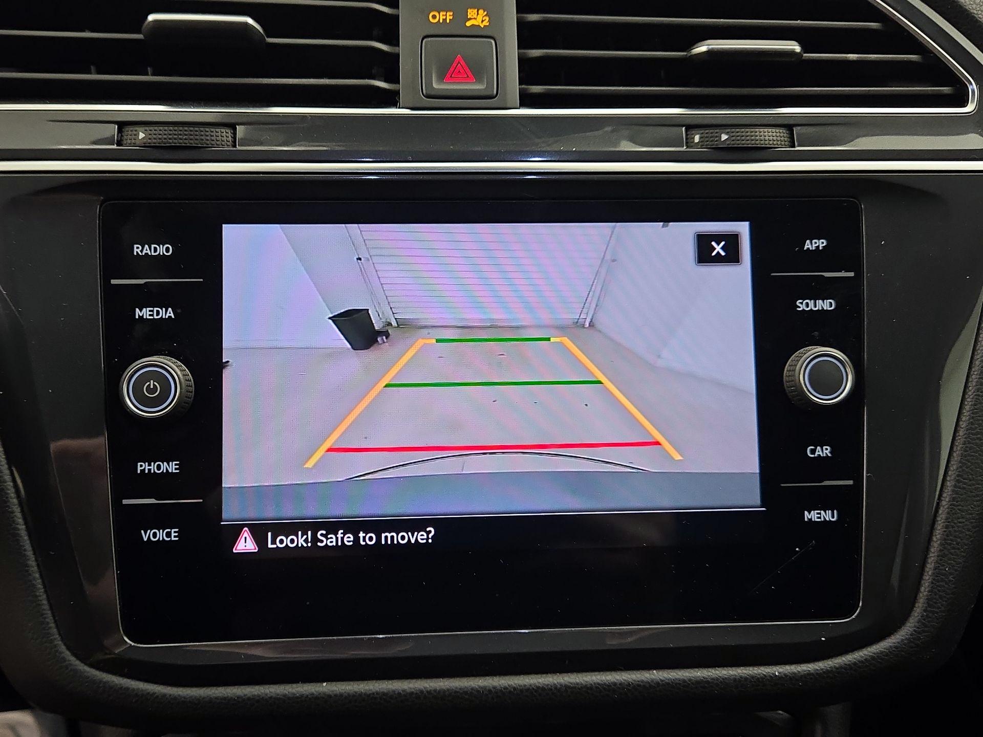 Thumbnail: 2023 Volkswagen Tiguan - 14