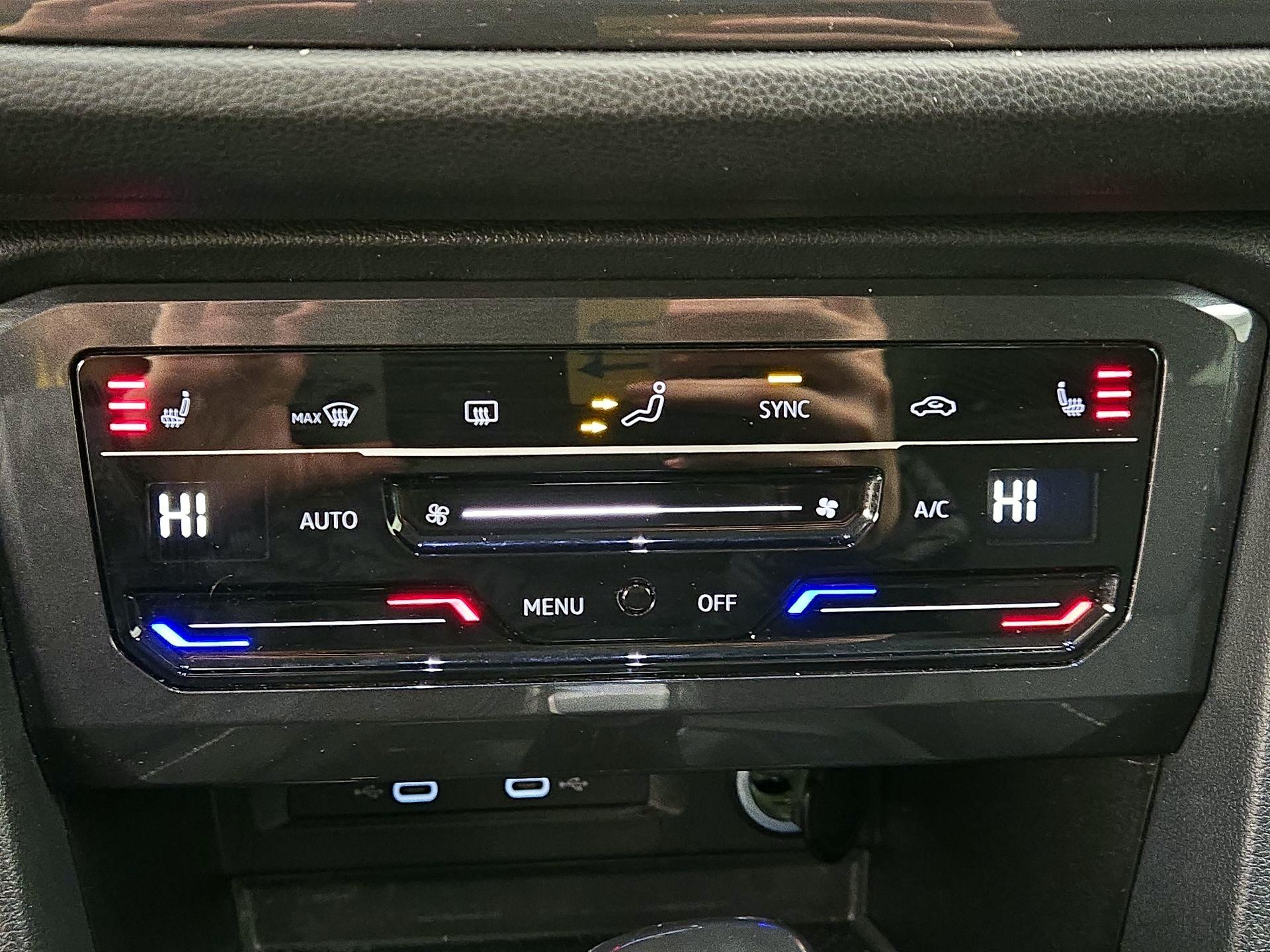 Thumbnail: 2023 Volkswagen Tiguan - 16