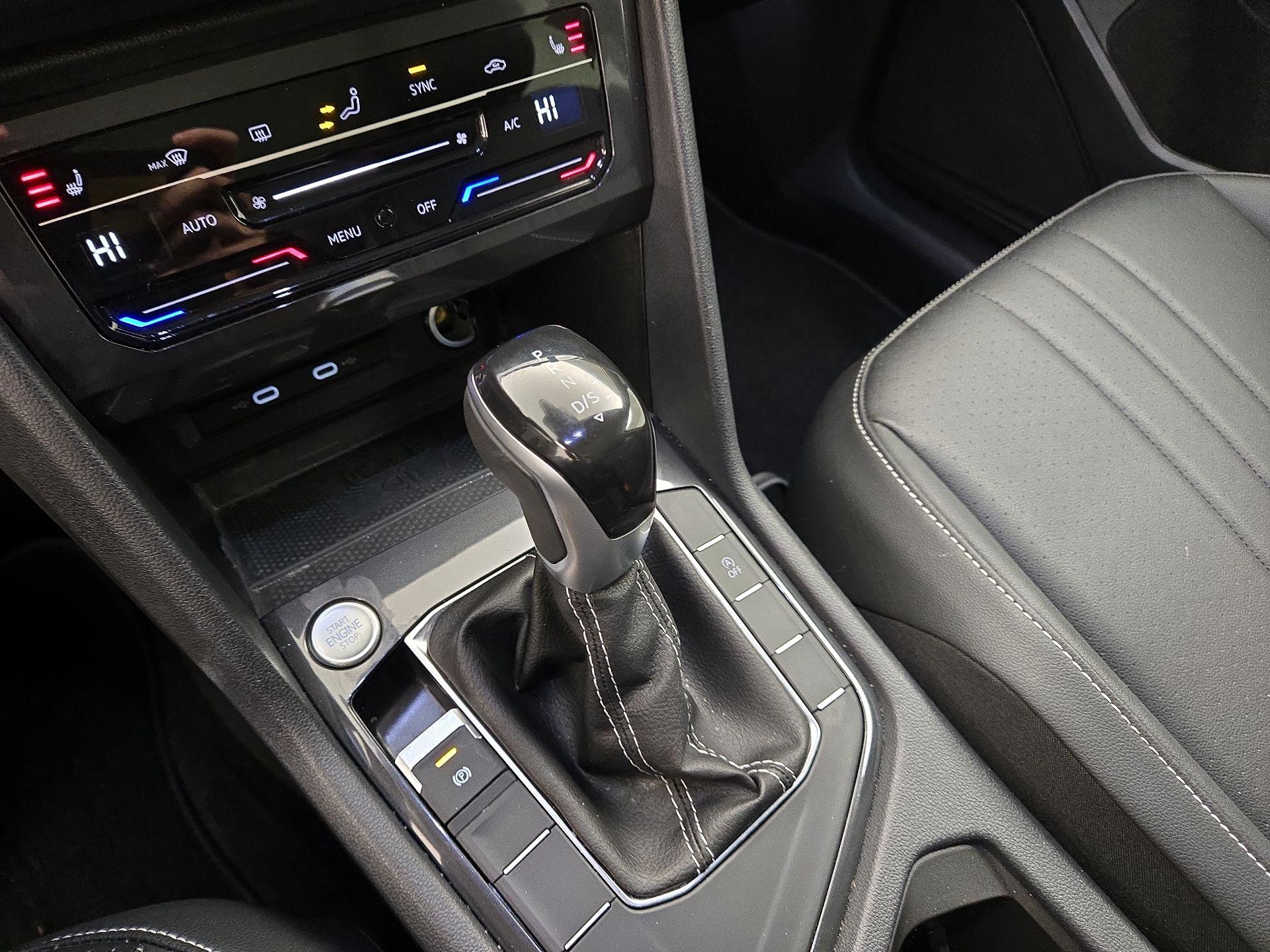 Thumbnail: 2023 Volkswagen Tiguan - 17