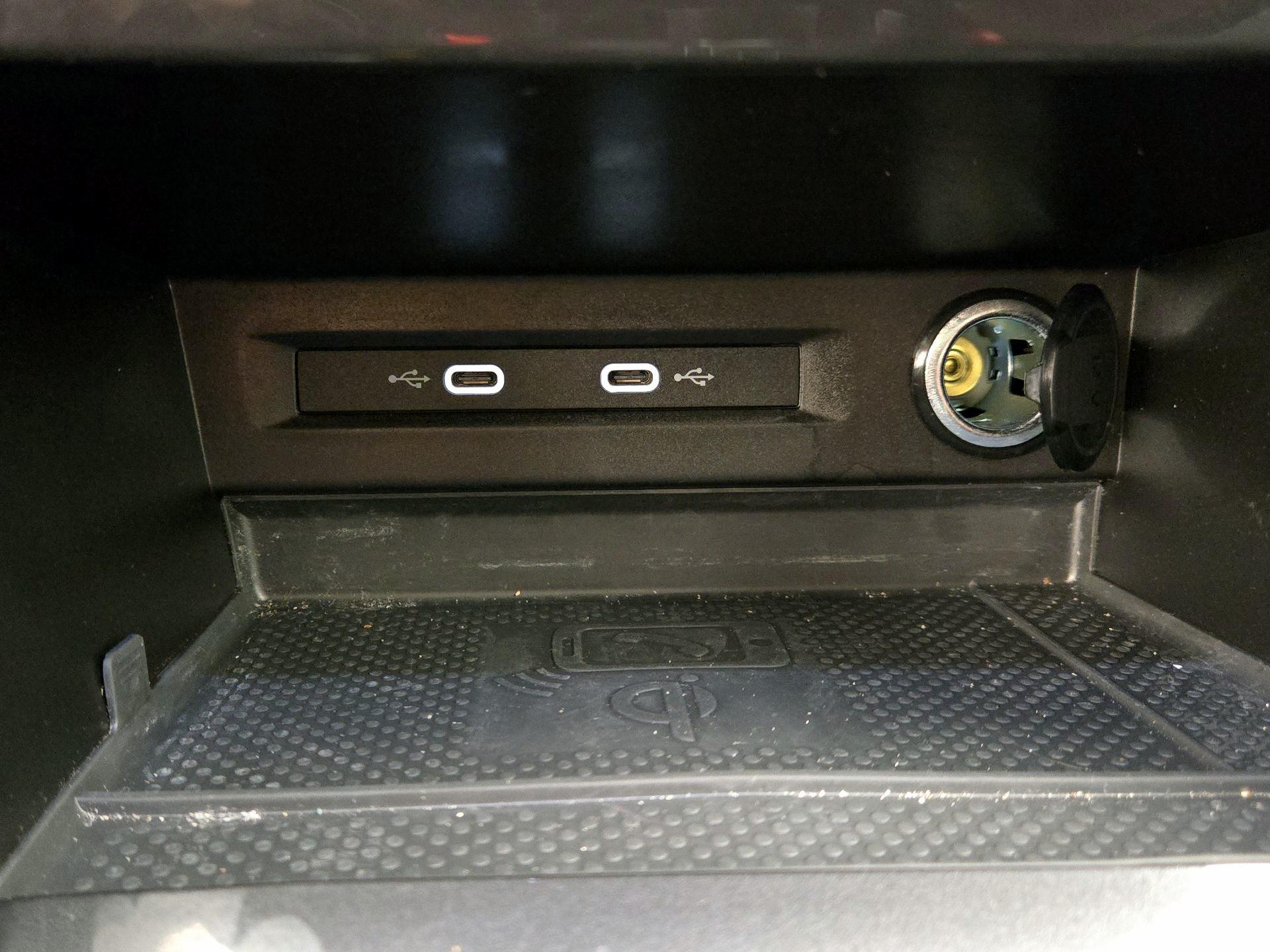 Thumbnail: 2023 Volkswagen Tiguan - 18