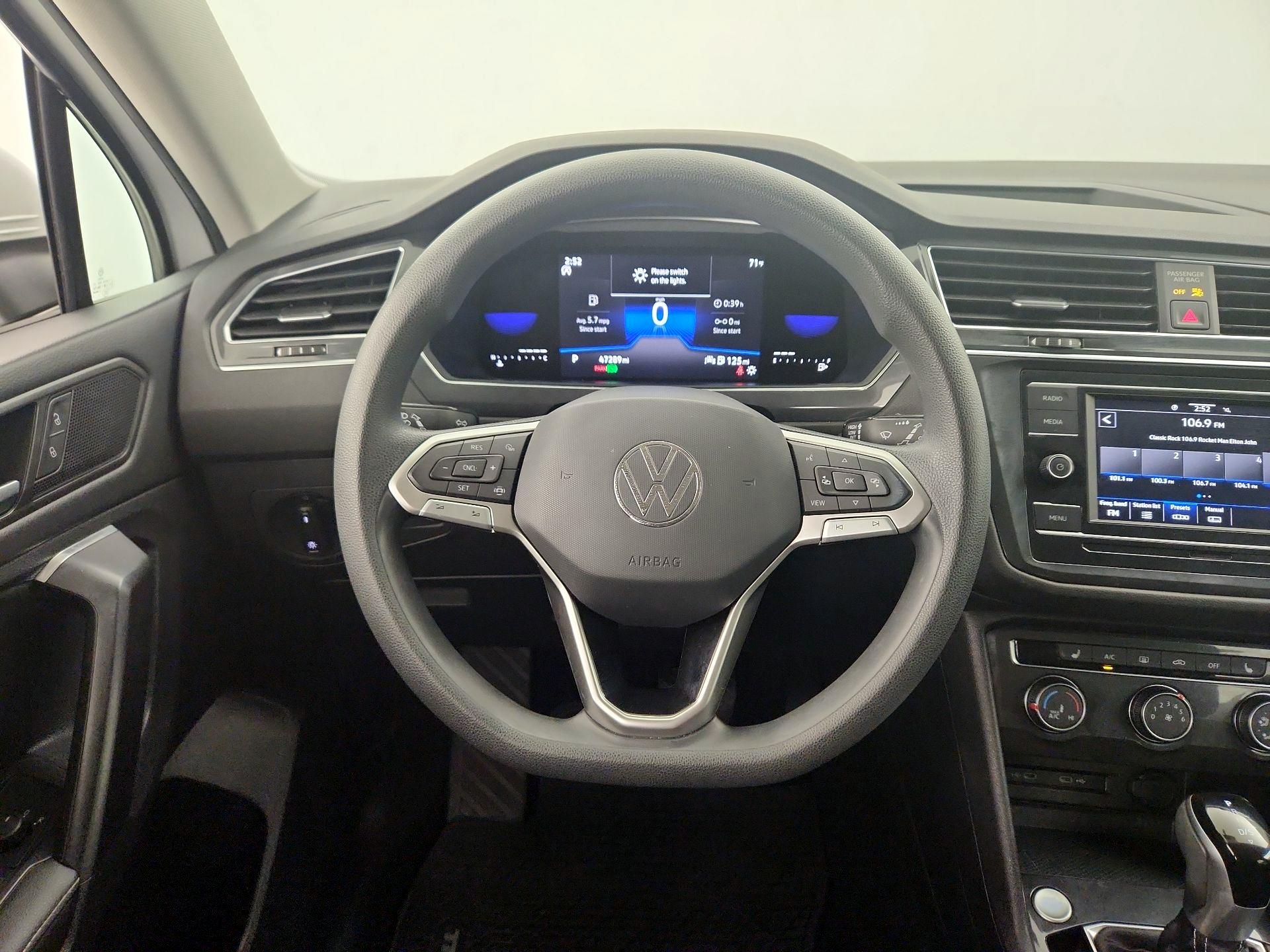 Thumbnail: 2022 Volkswagen Tiguan - 10