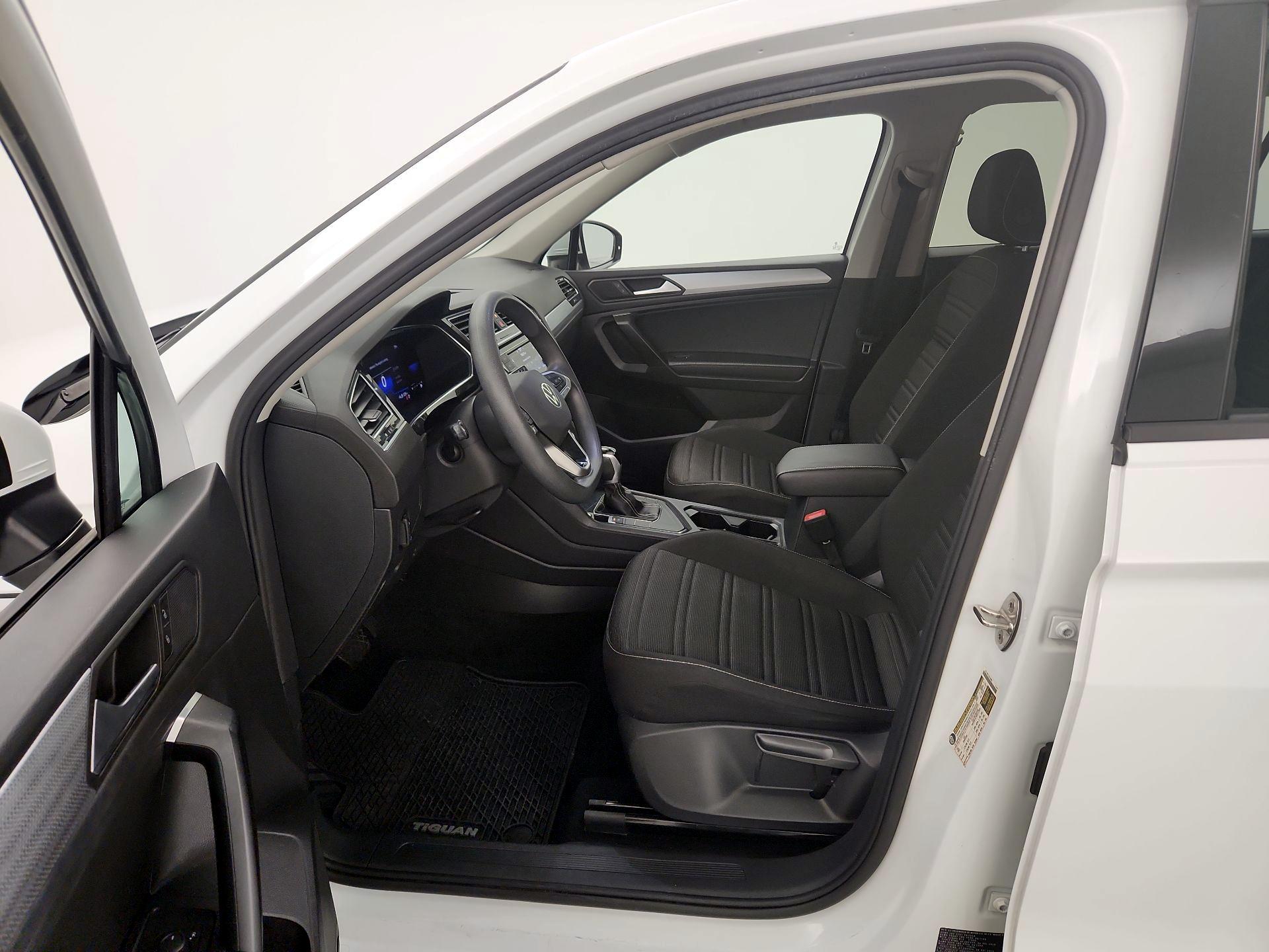 Thumbnail: 2022 Volkswagen Tiguan - 11