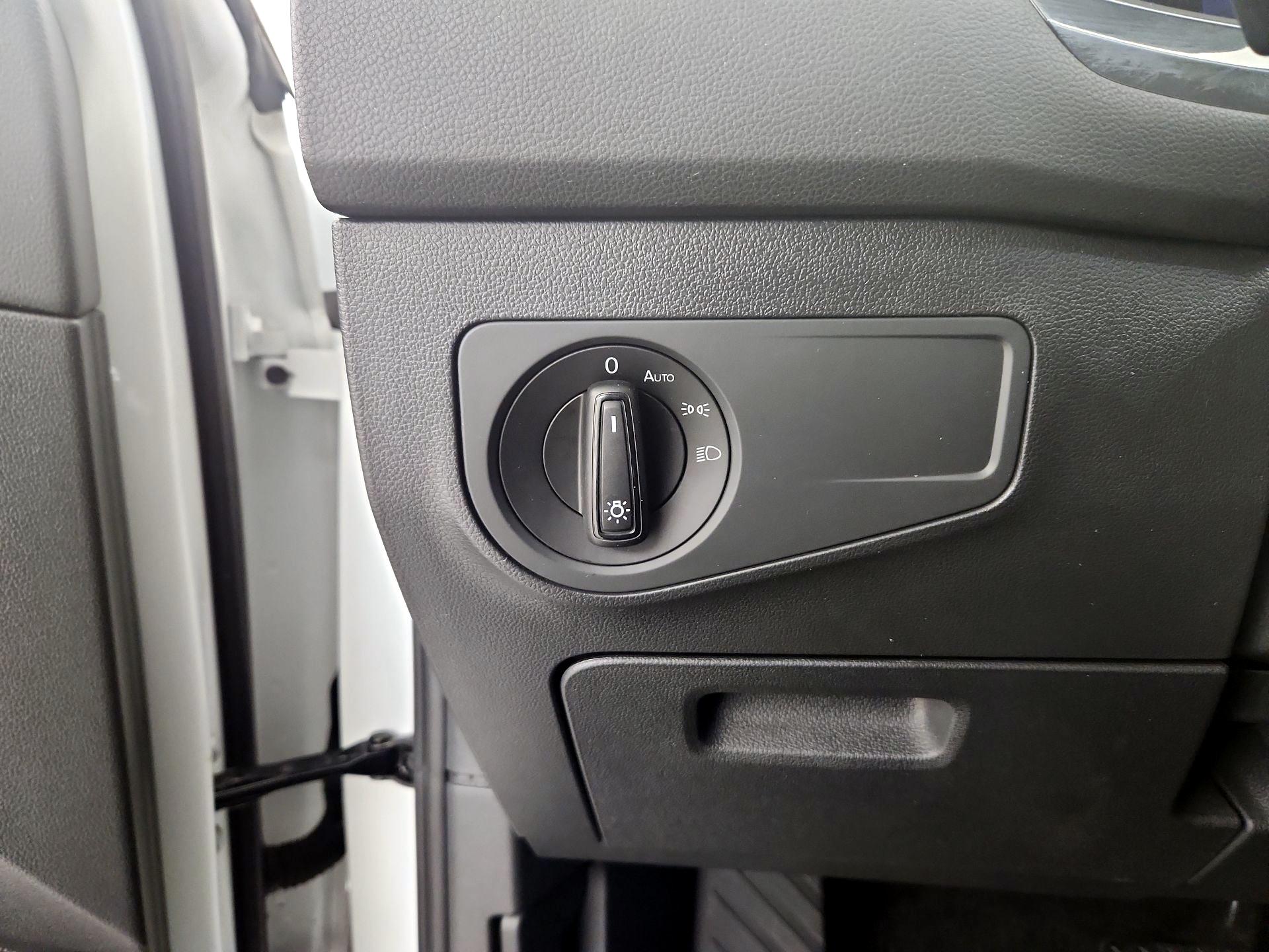 Thumbnail: 2022 Volkswagen Tiguan - 13