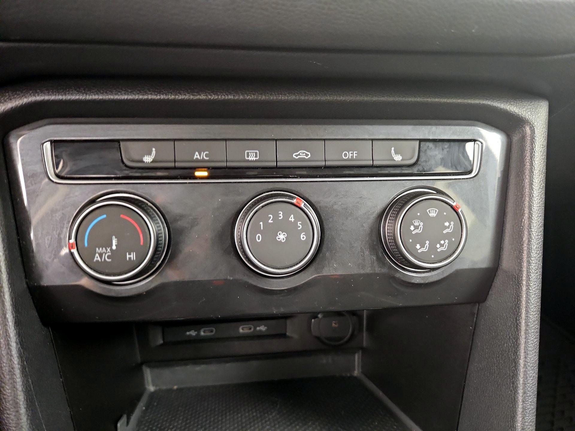 Thumbnail: 2022 Volkswagen Tiguan - 16