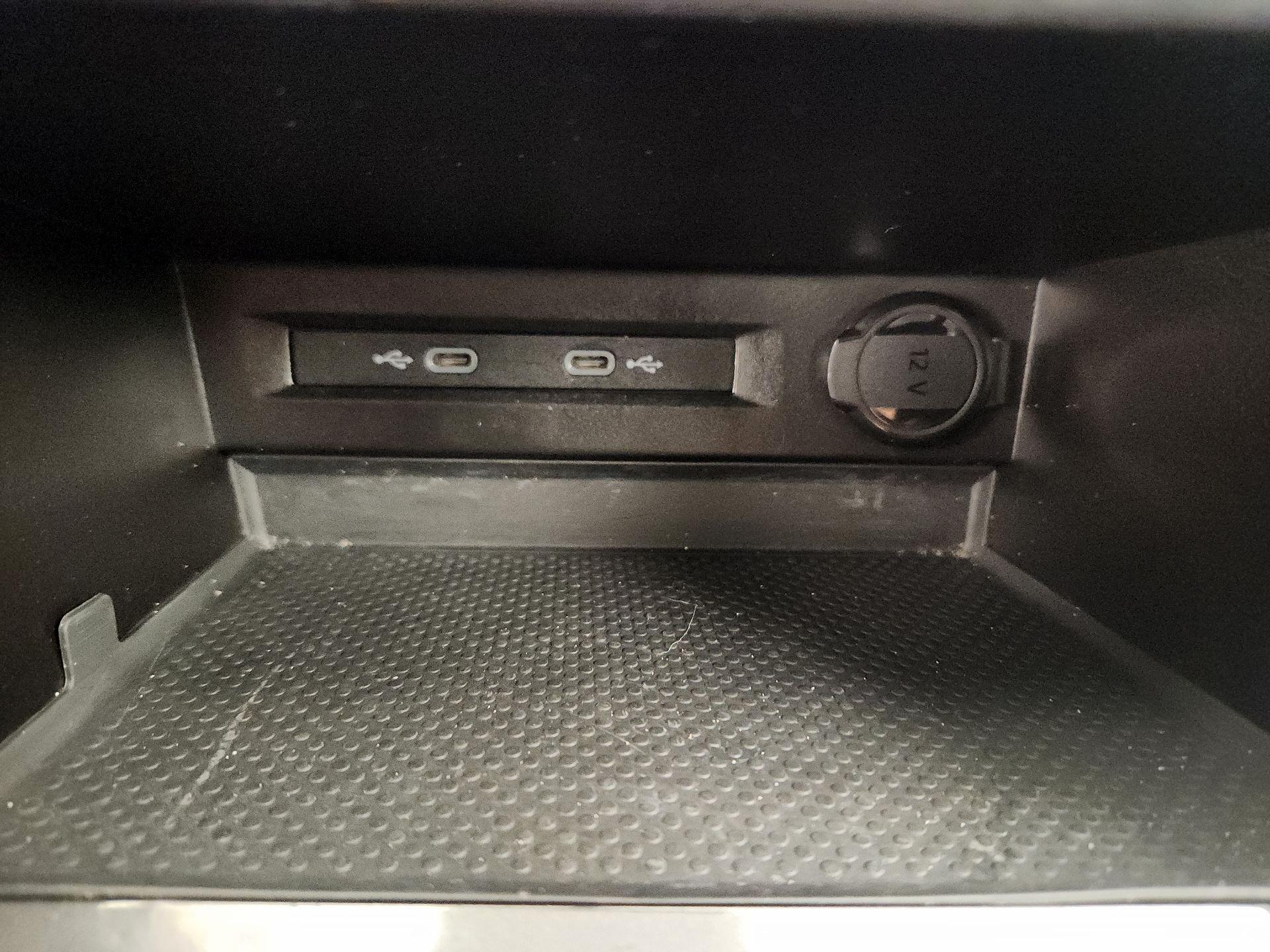 Thumbnail: 2022 Volkswagen Tiguan - 18