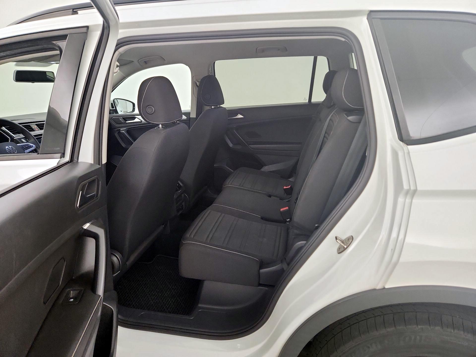 Thumbnail: 2022 Volkswagen Tiguan - 19