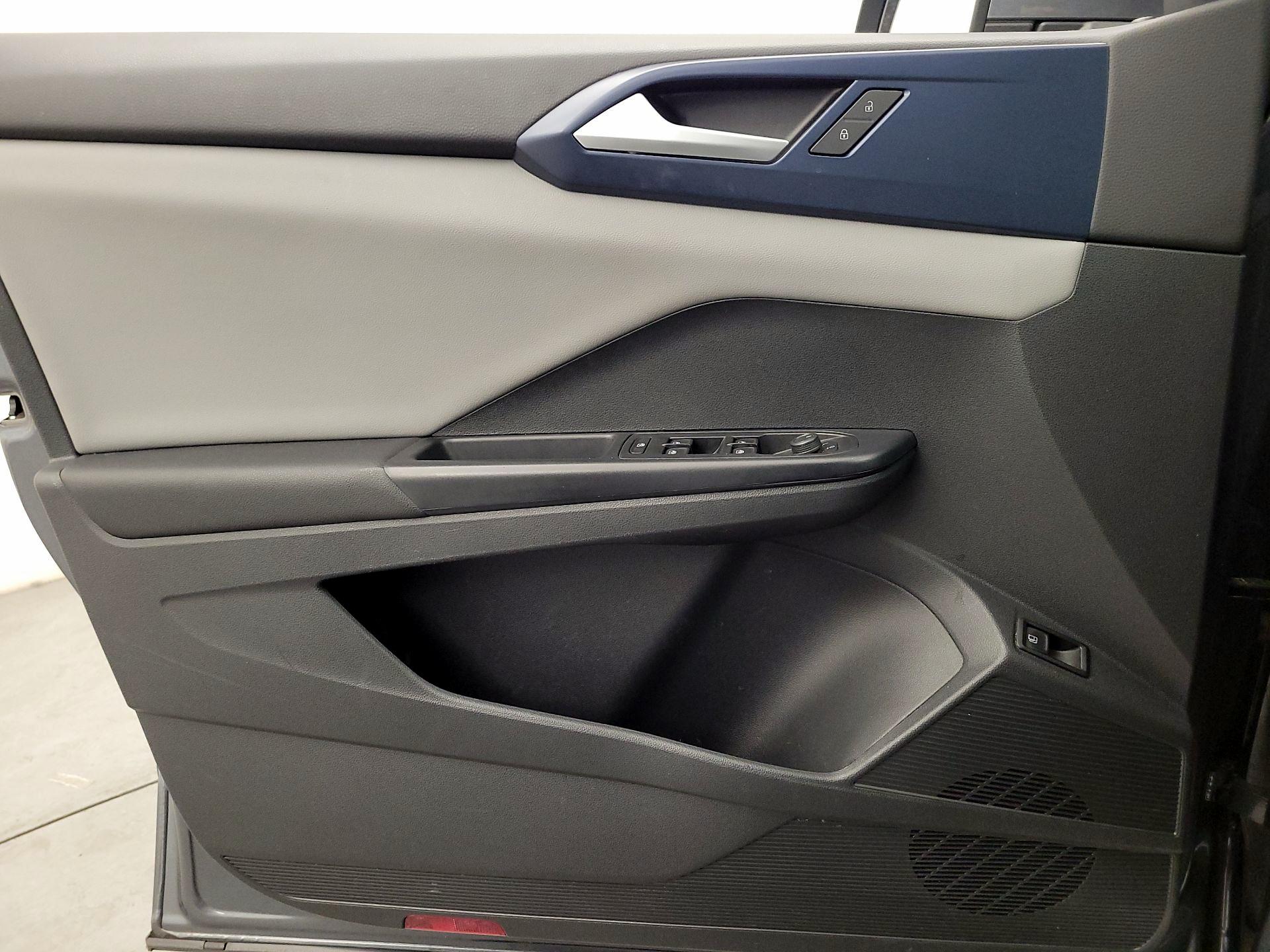 Thumbnail: 2023 Volkswagen Taos - 12