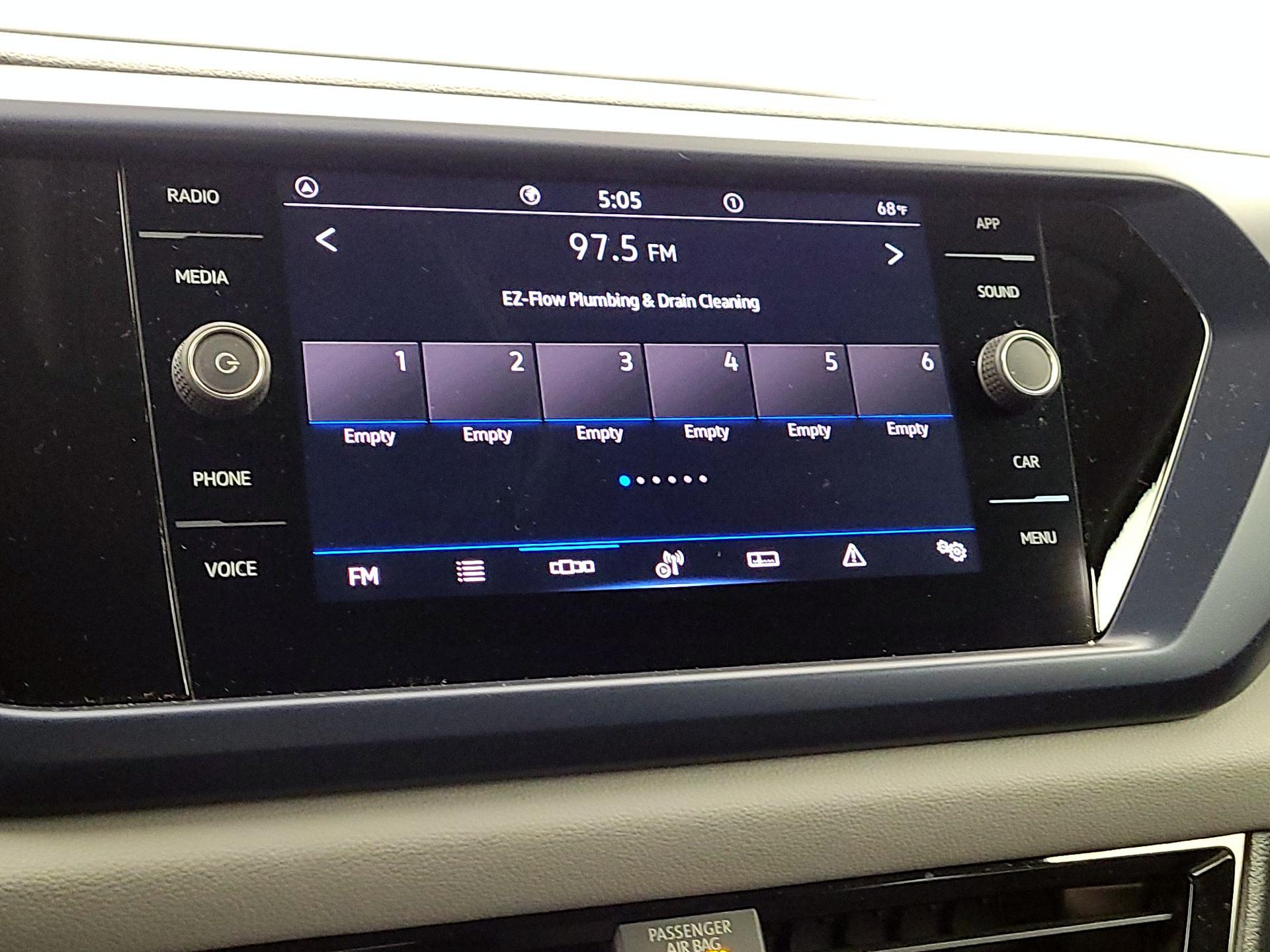 Thumbnail: 2023 Volkswagen Taos - 15