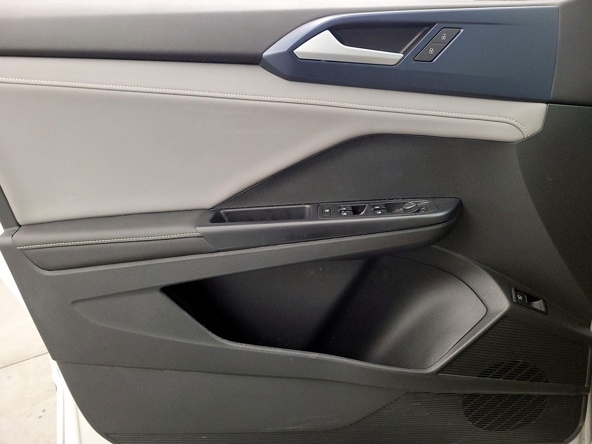 Thumbnail: 2024 Volkswagen Taos - 12