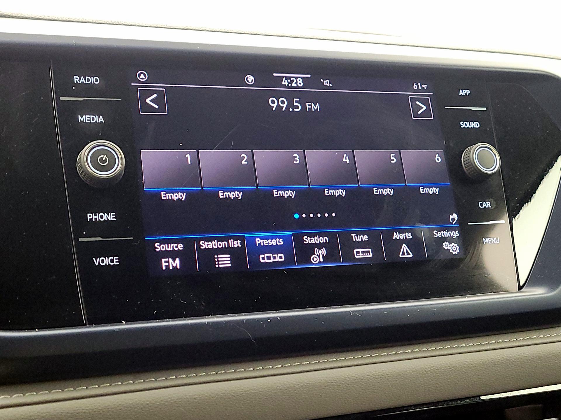 Thumbnail: 2024 Volkswagen Taos - 15