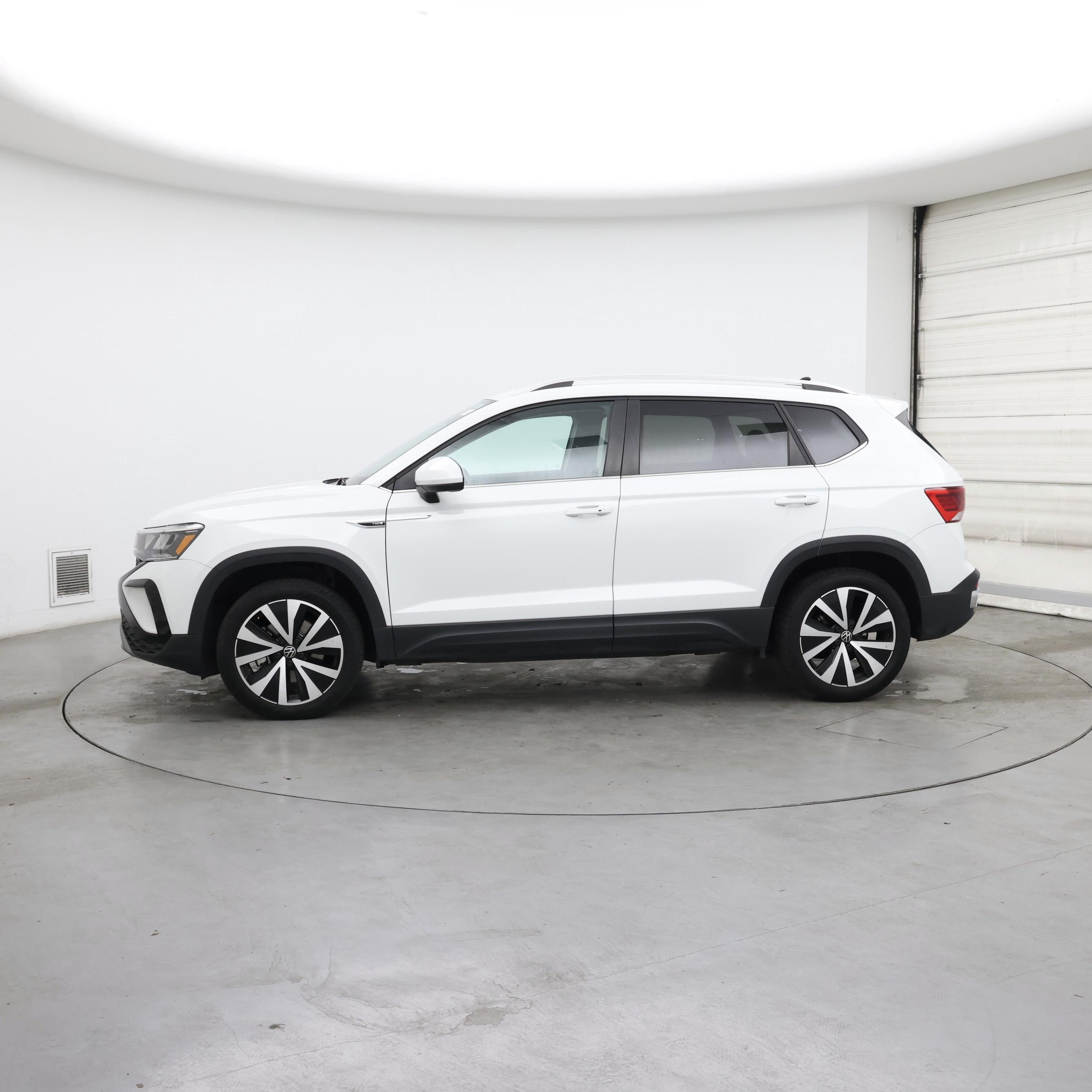 Thumbnail: 2024 Volkswagen Taos - 3