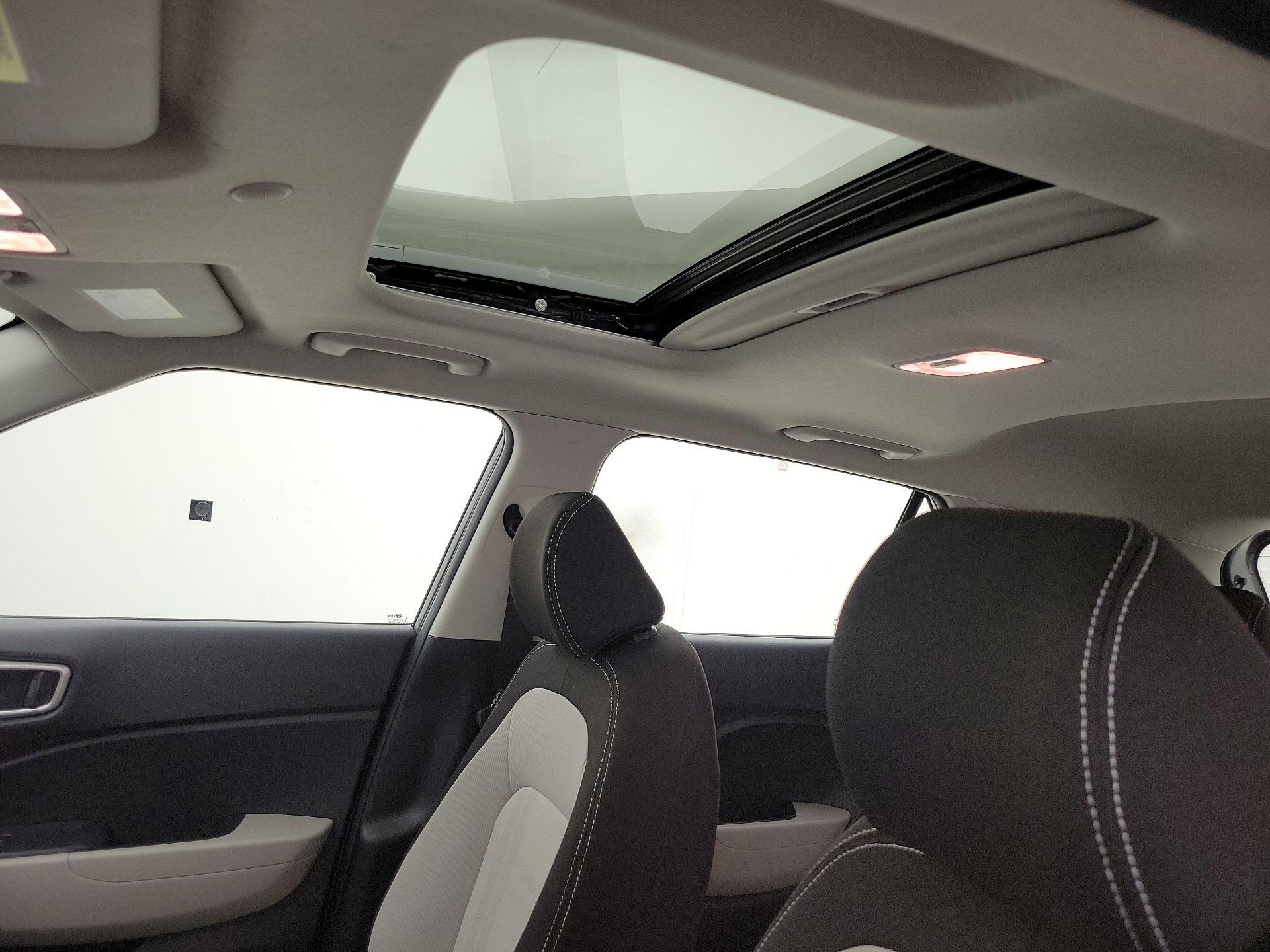 Thumbnail: 2023 Hyundai Venue - 19