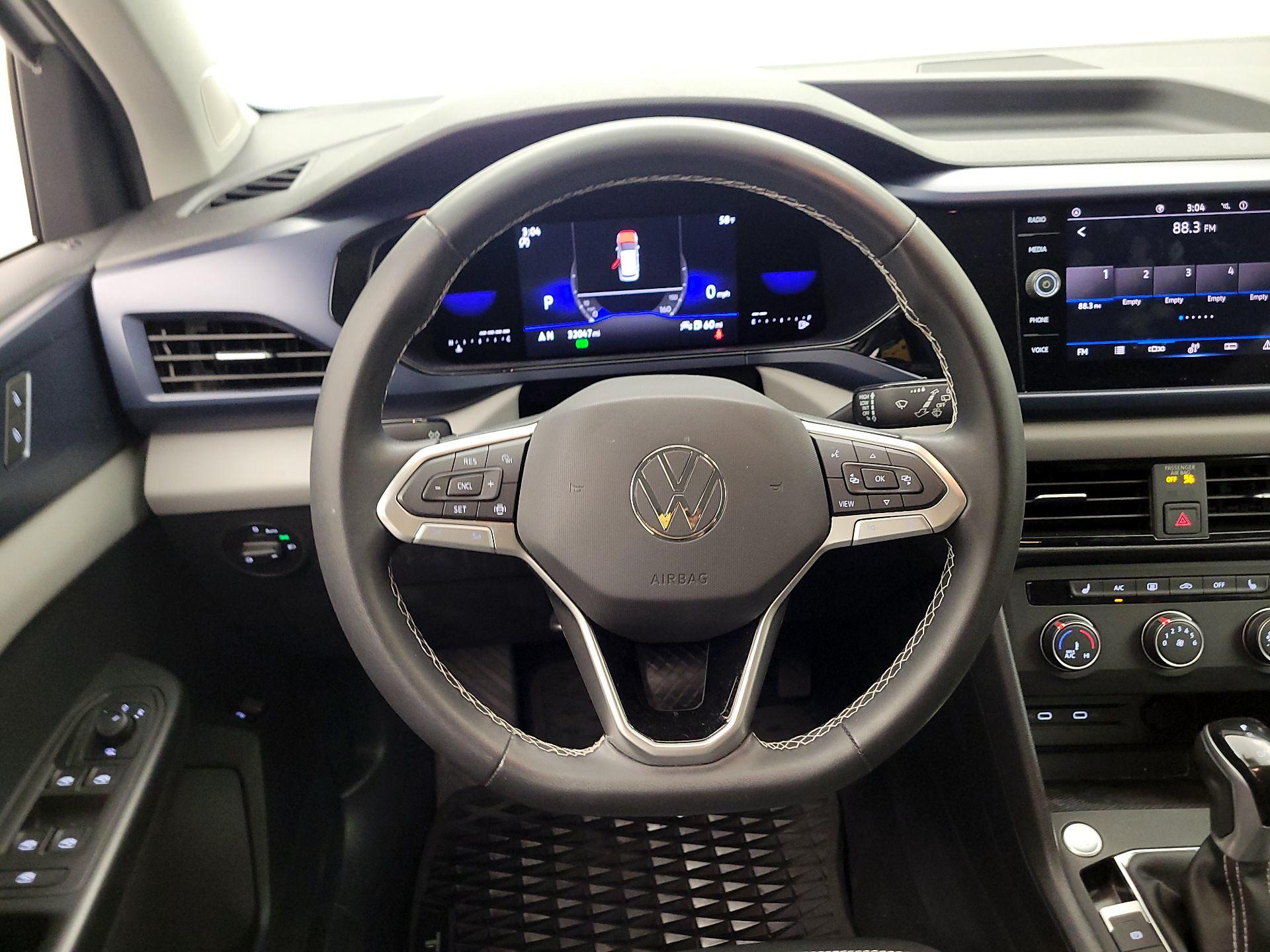 Thumbnail: 2022 Volkswagen Taos - 10