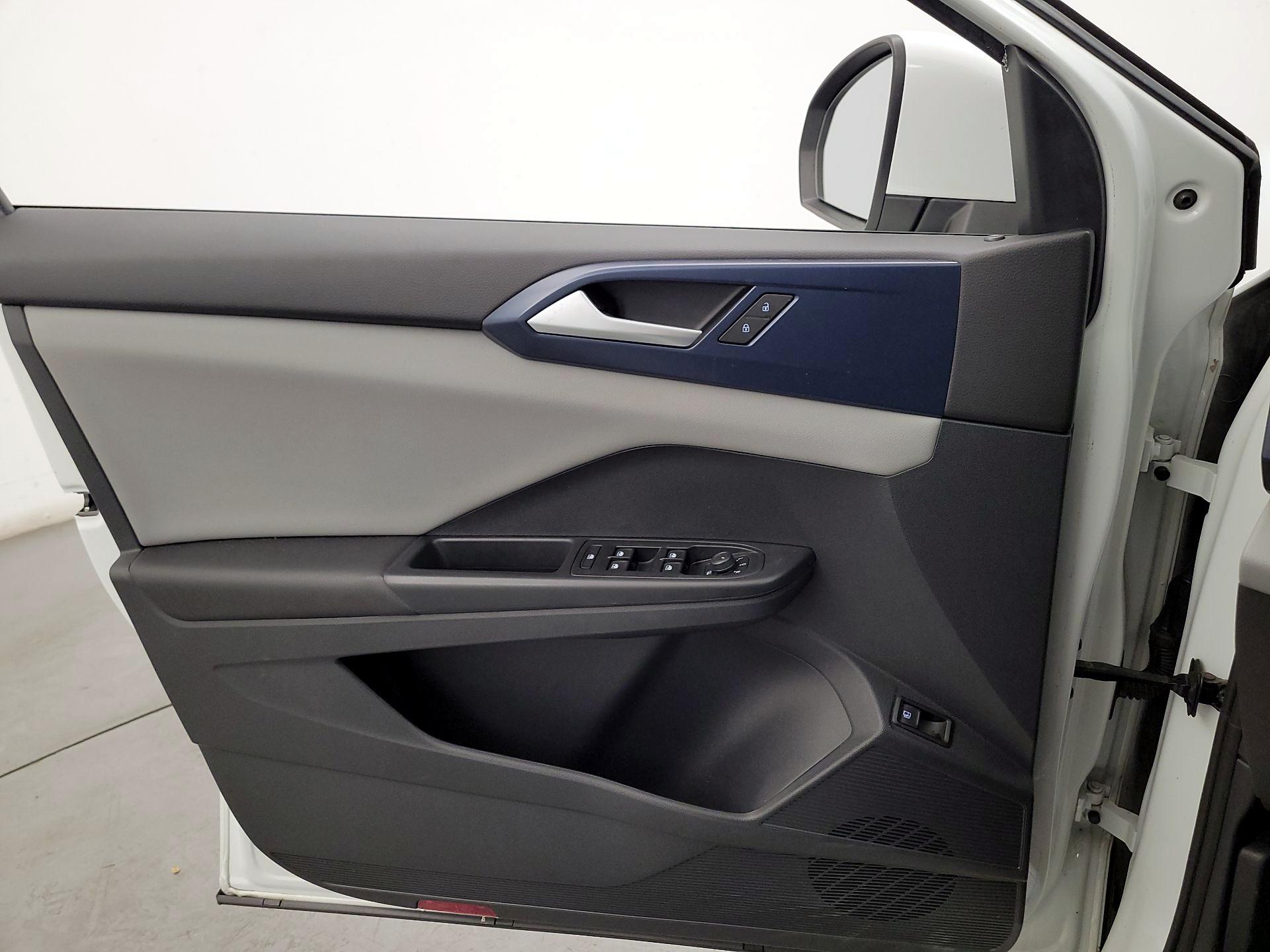 Thumbnail: 2022 Volkswagen Taos - 12