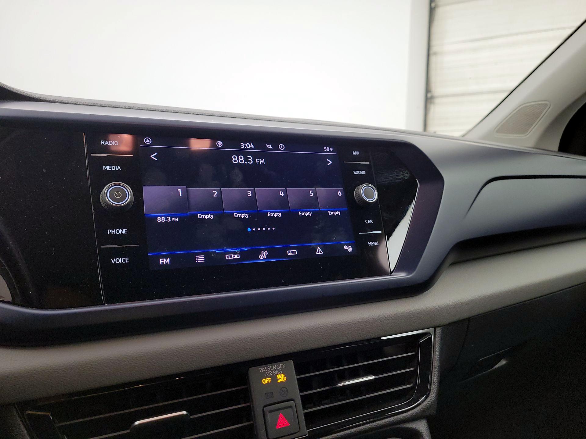 Thumbnail: 2022 Volkswagen Taos - 13