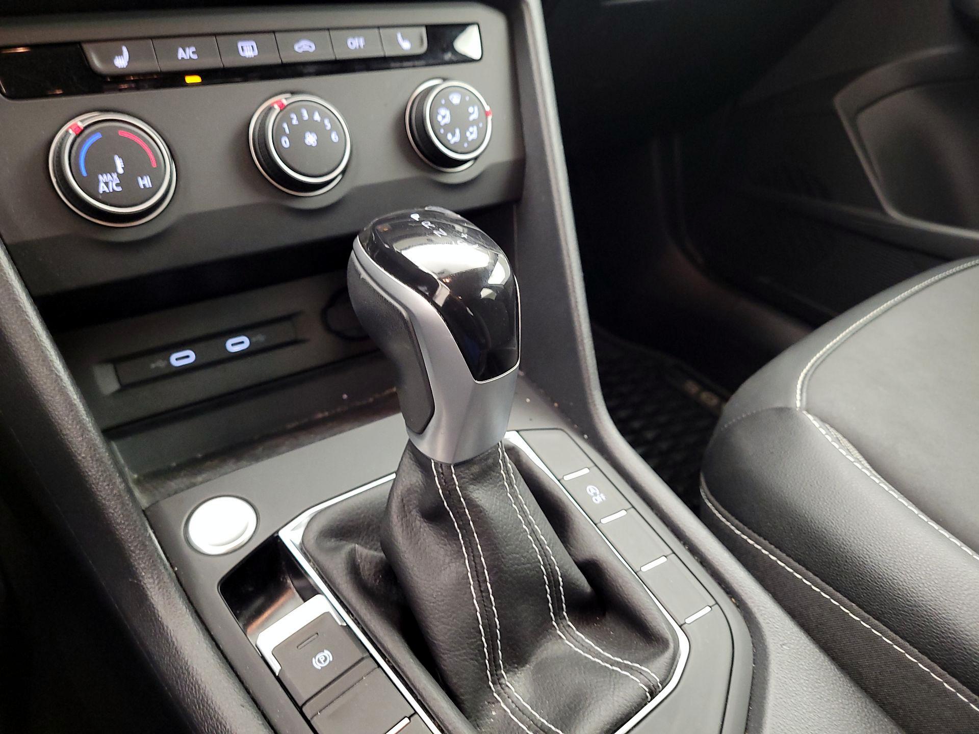 Thumbnail: 2022 Volkswagen Taos - 15