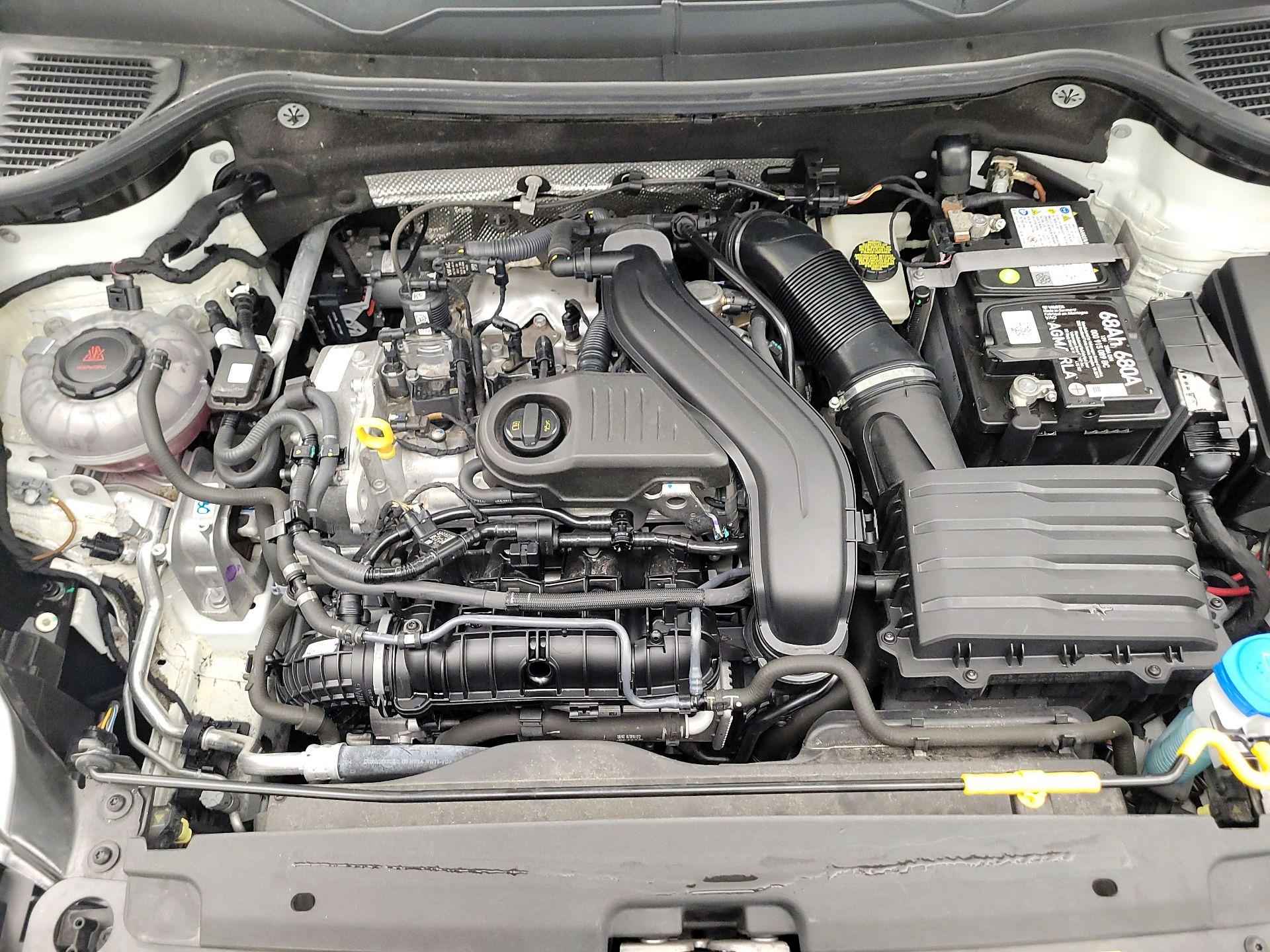 Thumbnail: 2022 Volkswagen Taos - 17