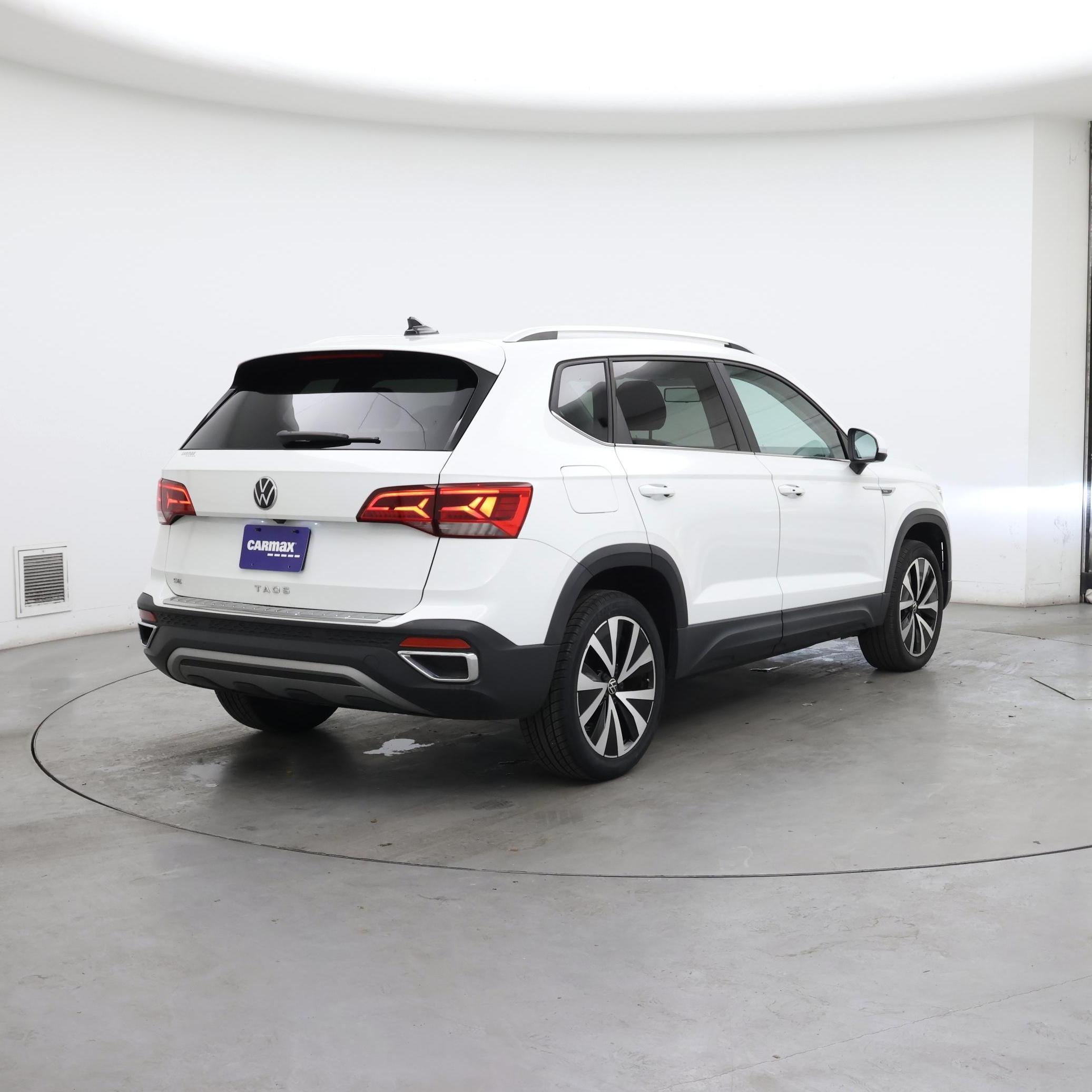 Thumbnail: 2022 Volkswagen Taos - 8