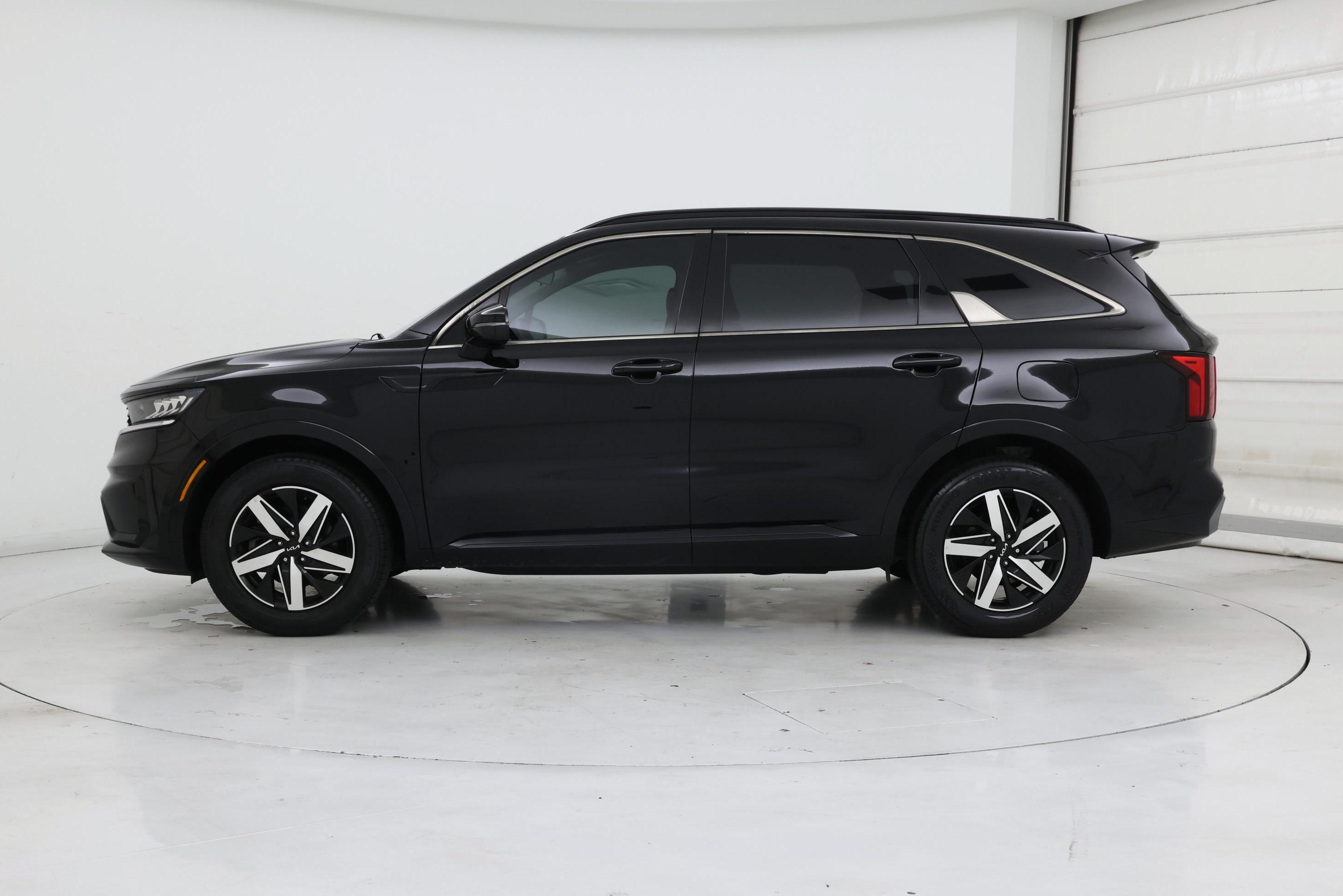 Thumbnail: 2022 Kia Sorento - 3