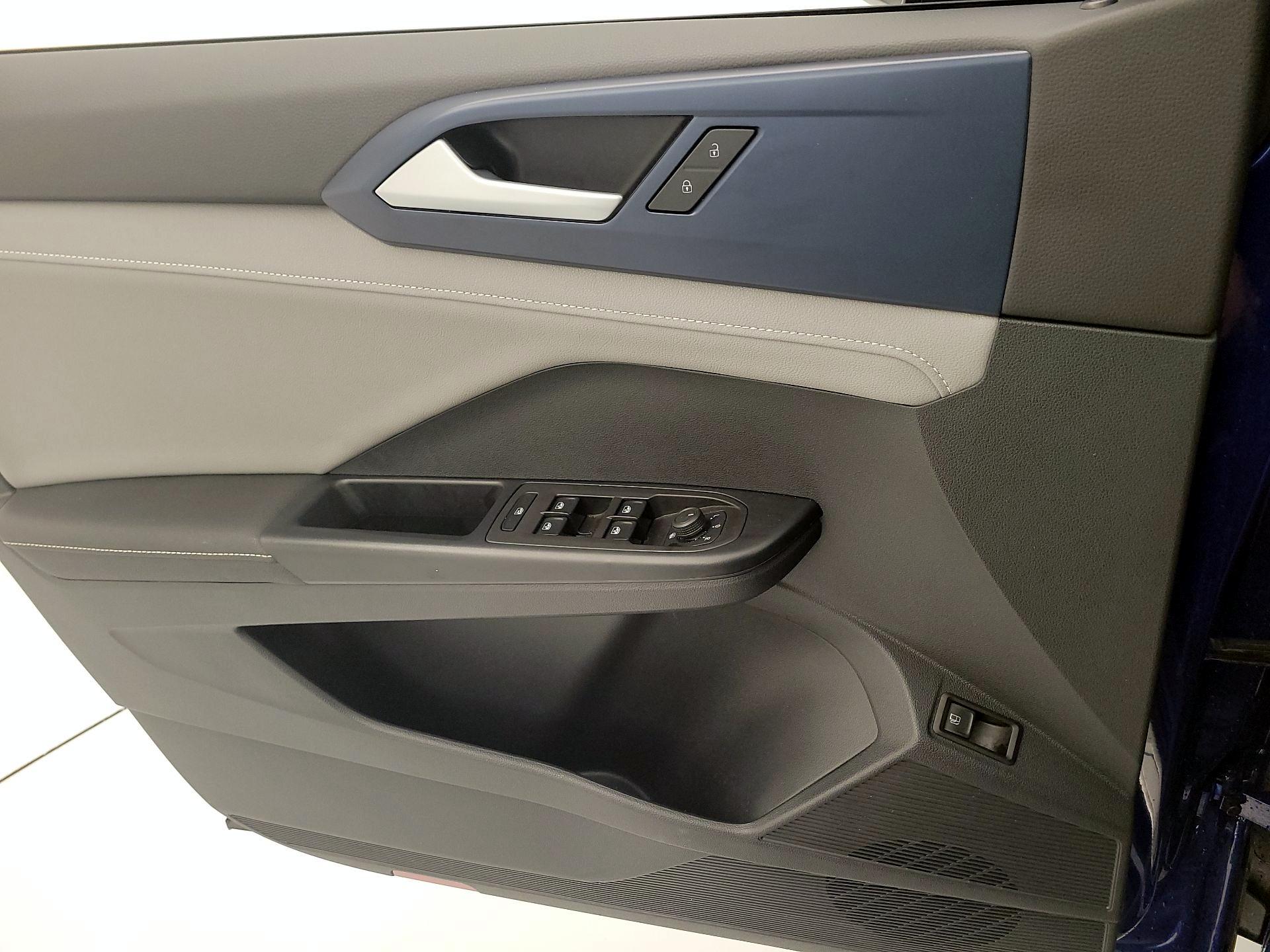 Thumbnail: 2024 Volkswagen Taos - 12