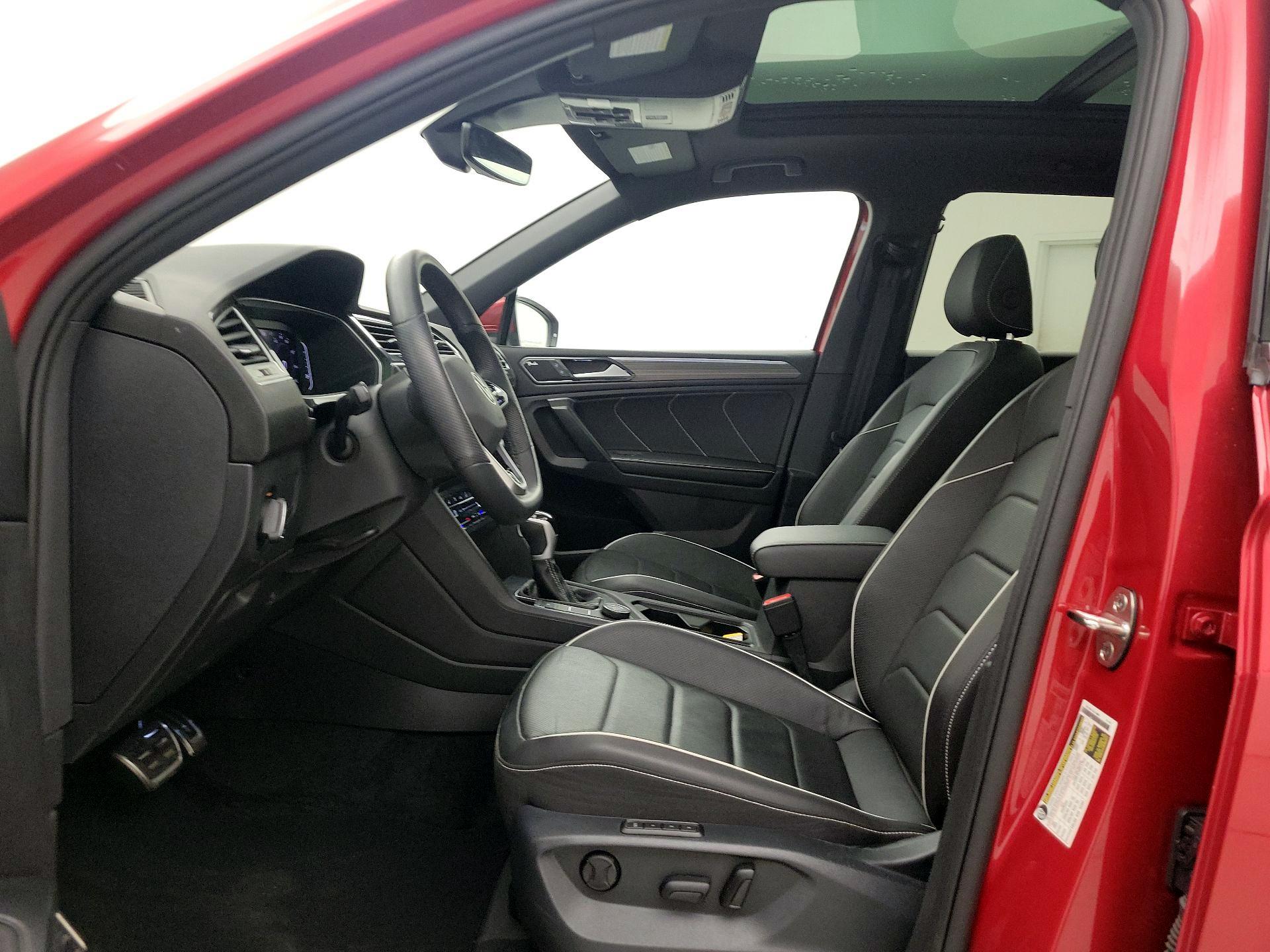 Thumbnail: 2024 Volkswagen Tiguan - 11