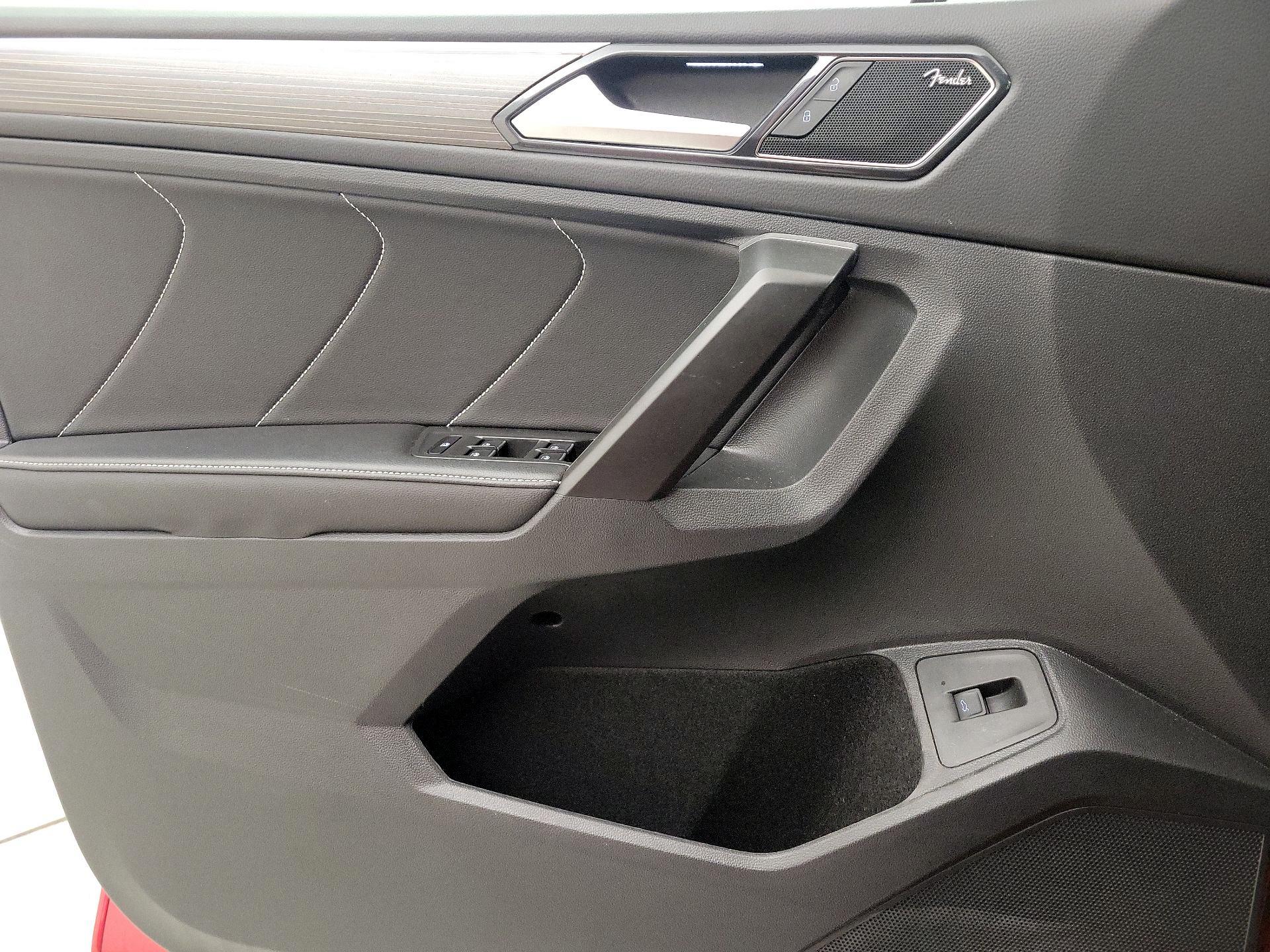 Thumbnail: 2024 Volkswagen Tiguan - 12