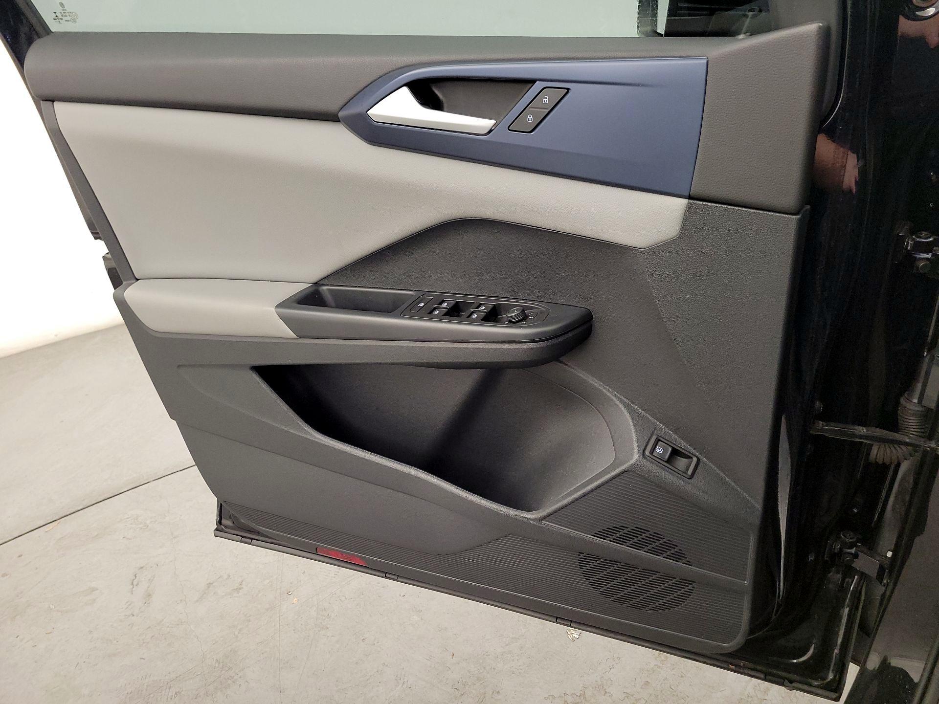 Thumbnail: 2023 Volkswagen Taos - 12