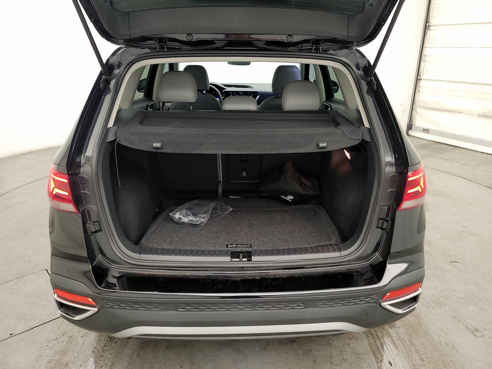 Thumbnail: 2023 Volkswagen Taos - 20