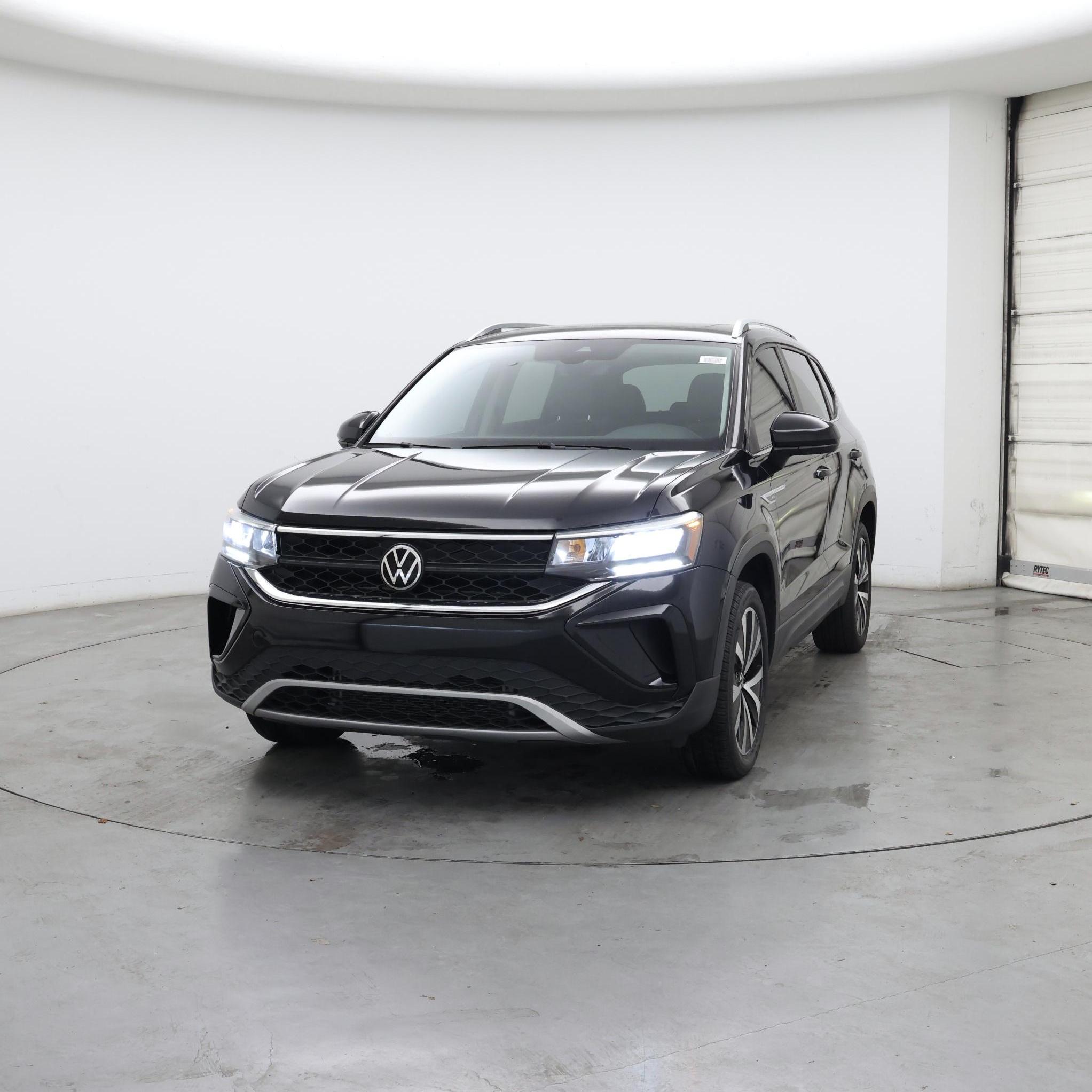 Thumbnail: 2023 Volkswagen Taos - 4