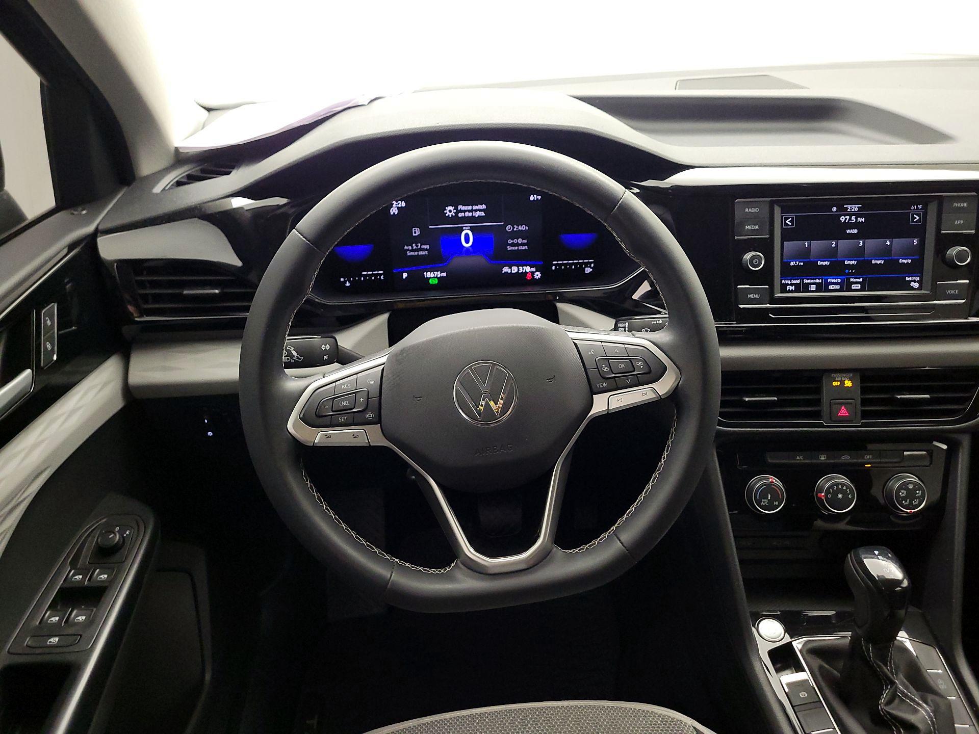 Thumbnail: 2023 Volkswagen Taos - 10