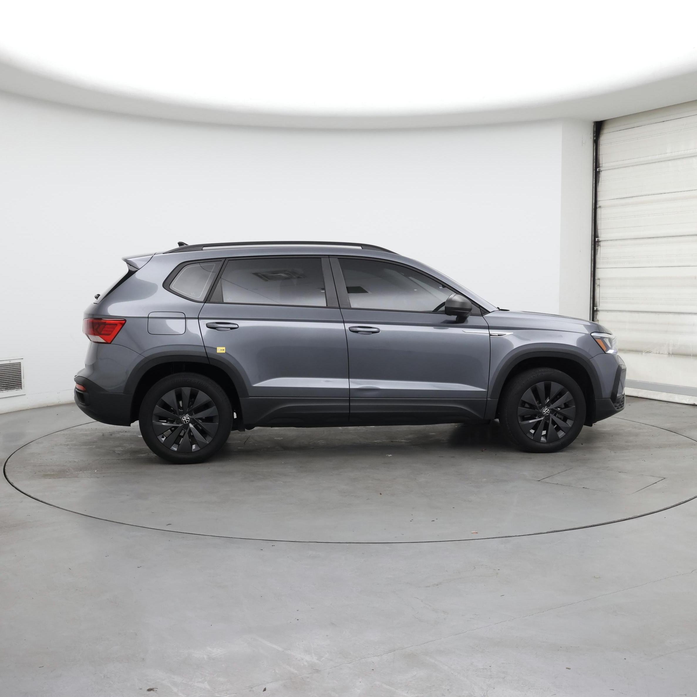 Thumbnail: 2023 Volkswagen Taos - 7