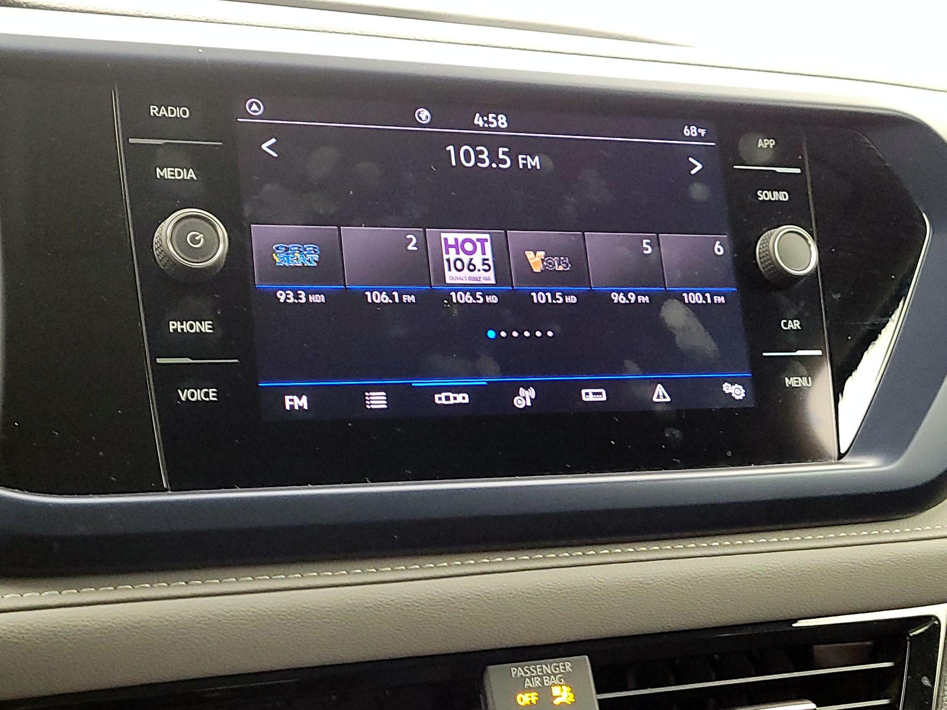 Thumbnail: 2024 Volkswagen Taos - 15