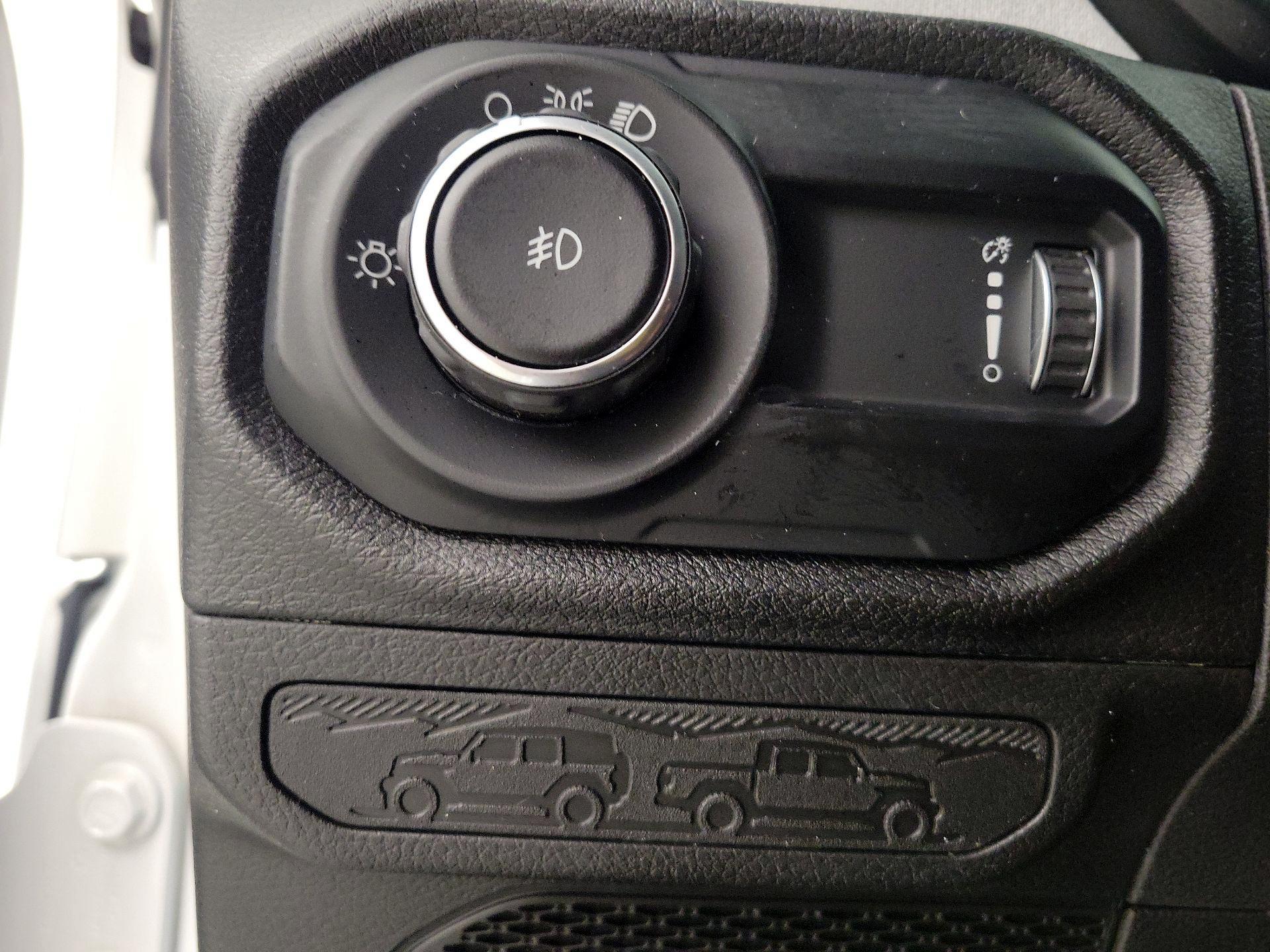 Thumbnail: 2025 Jeep Wrangler - 13