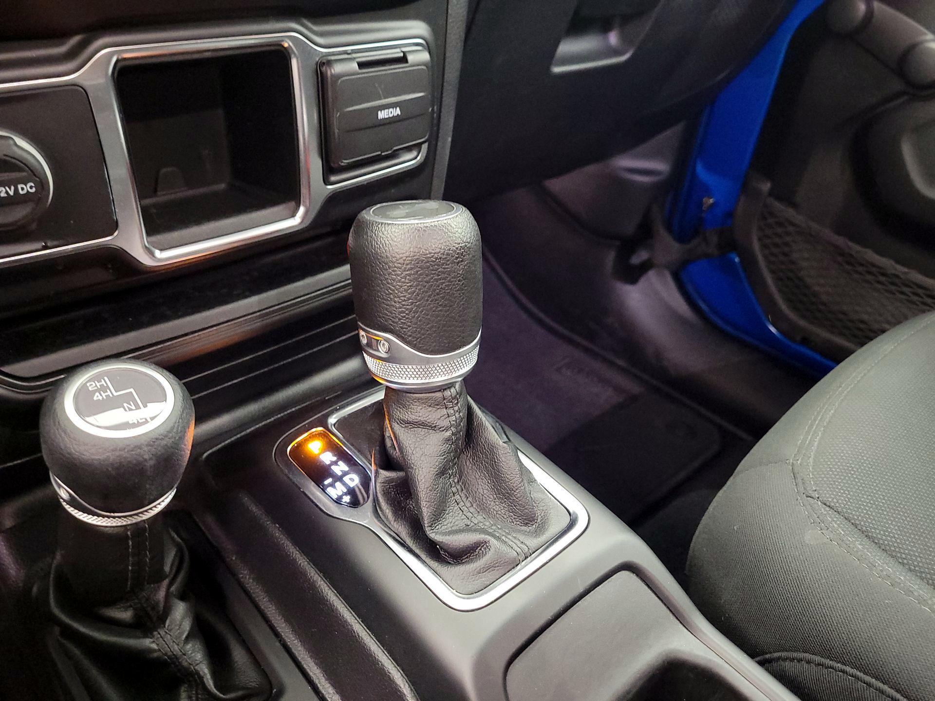 Thumbnail: 2022 Jeep Wrangler - 15