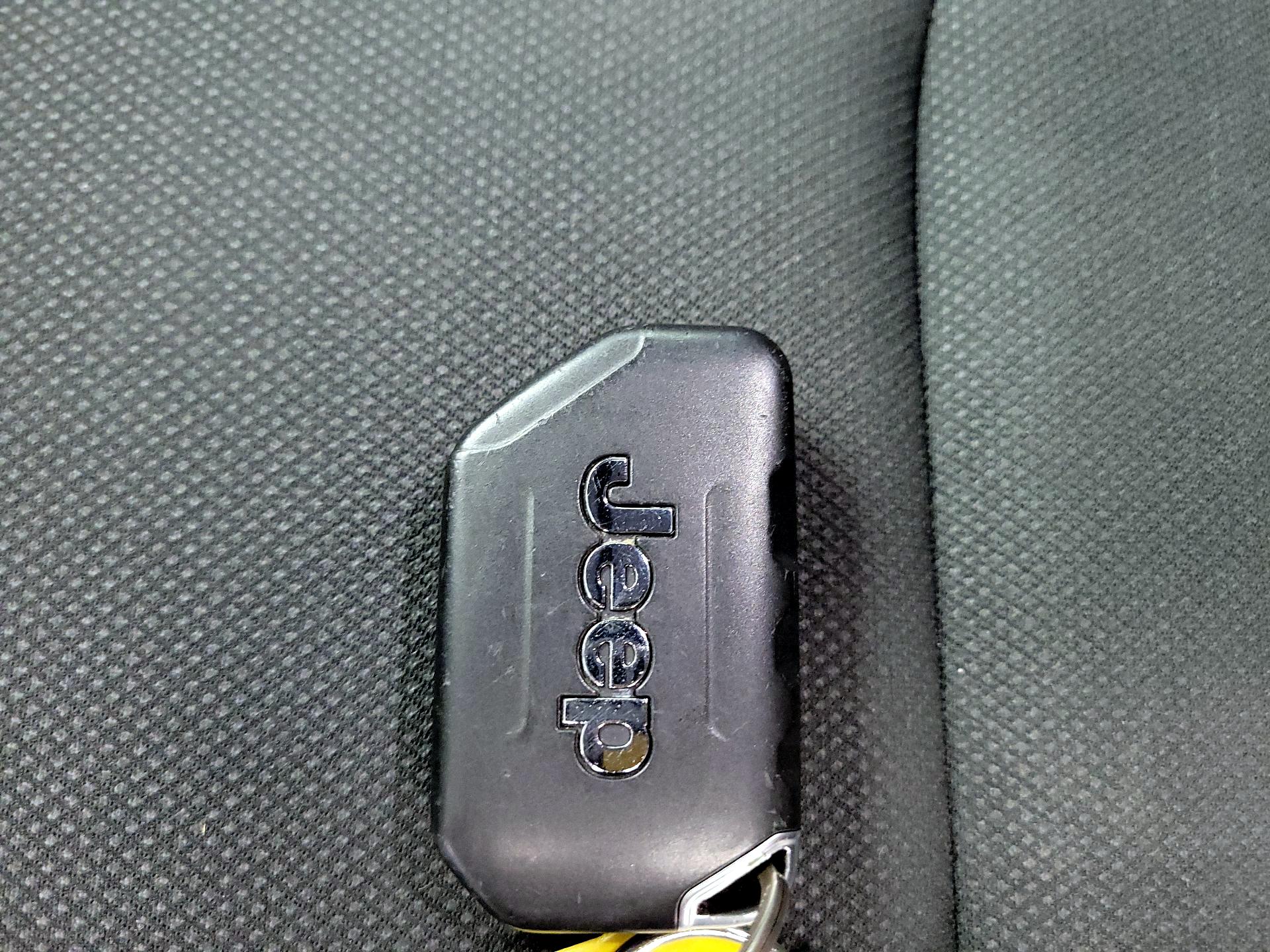 Thumbnail: 2022 Jeep Wrangler - 18