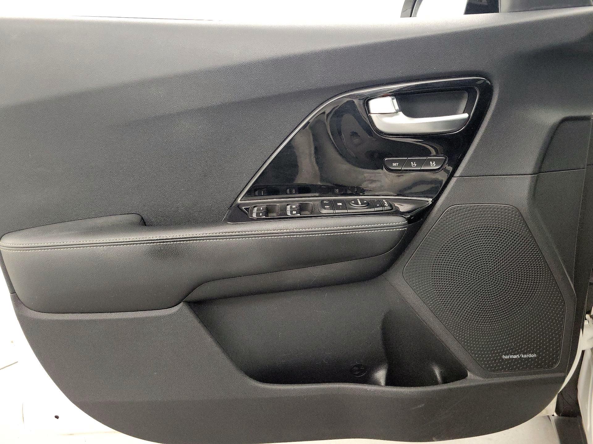 Thumbnail: 2018 Kia Niro - 12